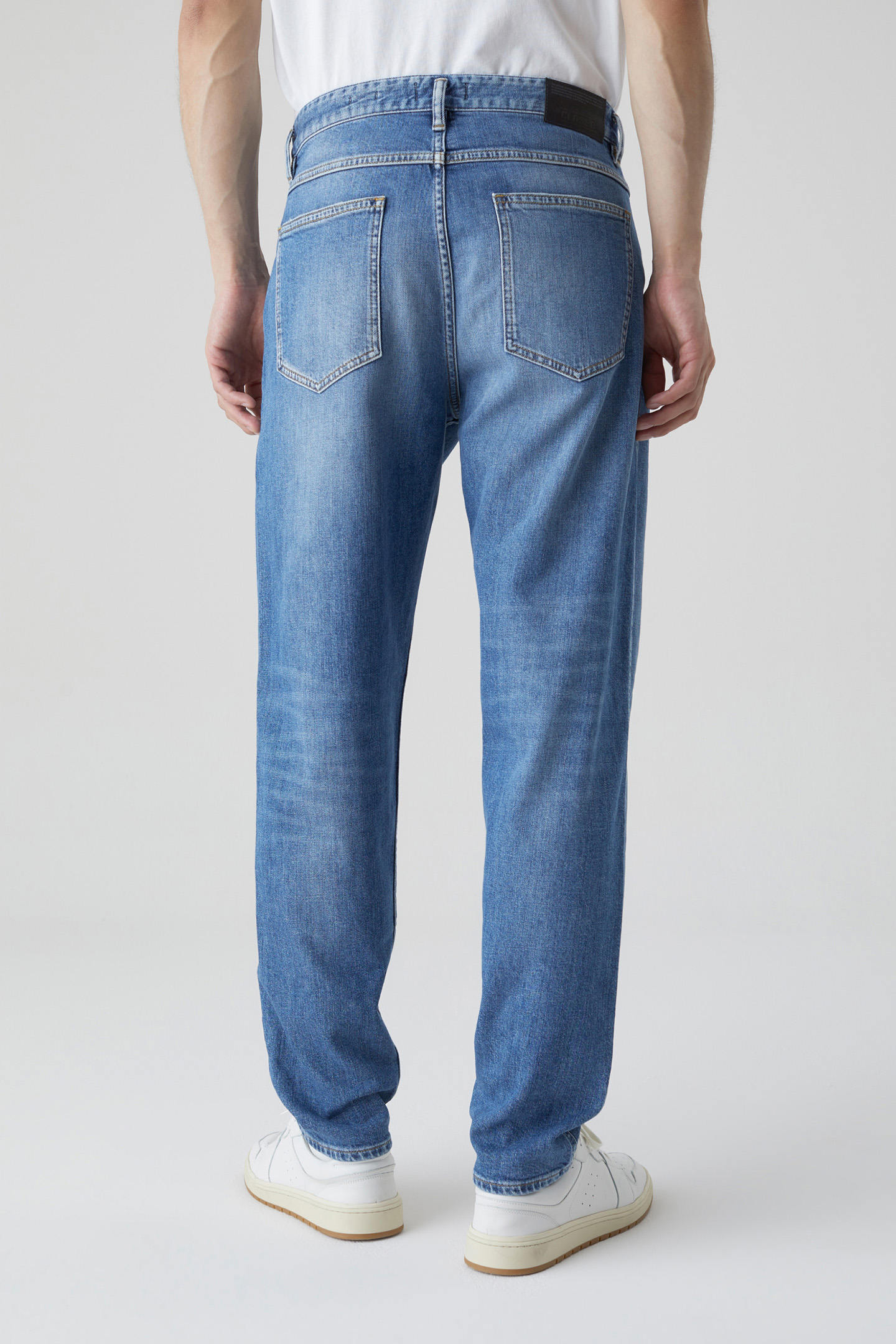 X-LENT TAPERED JEANS MID BLUE 2