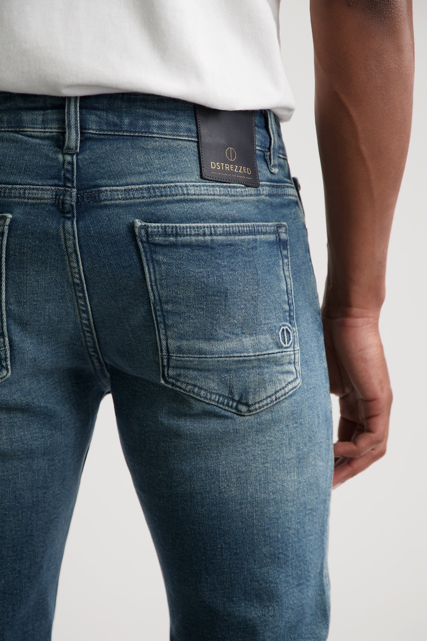 DS_MR. E ARCTIC CIRCLE ARCTIC CIRCLE 7