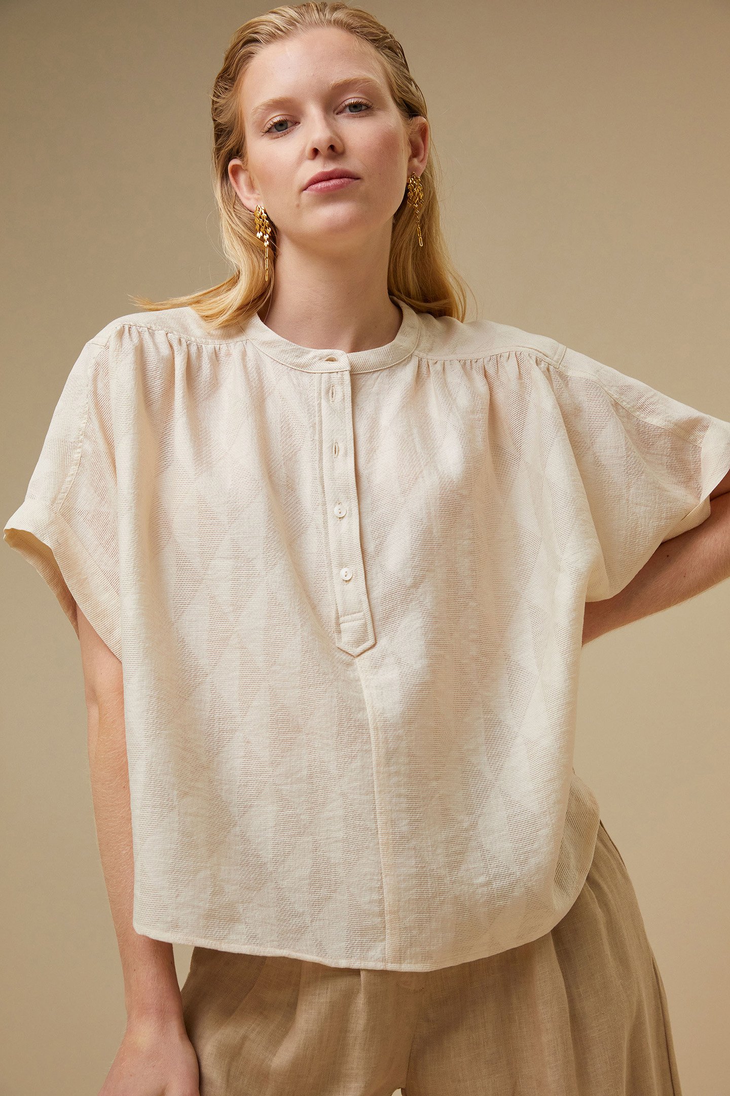 AXEL GEO BLOUSE CHALK by BY-BAR