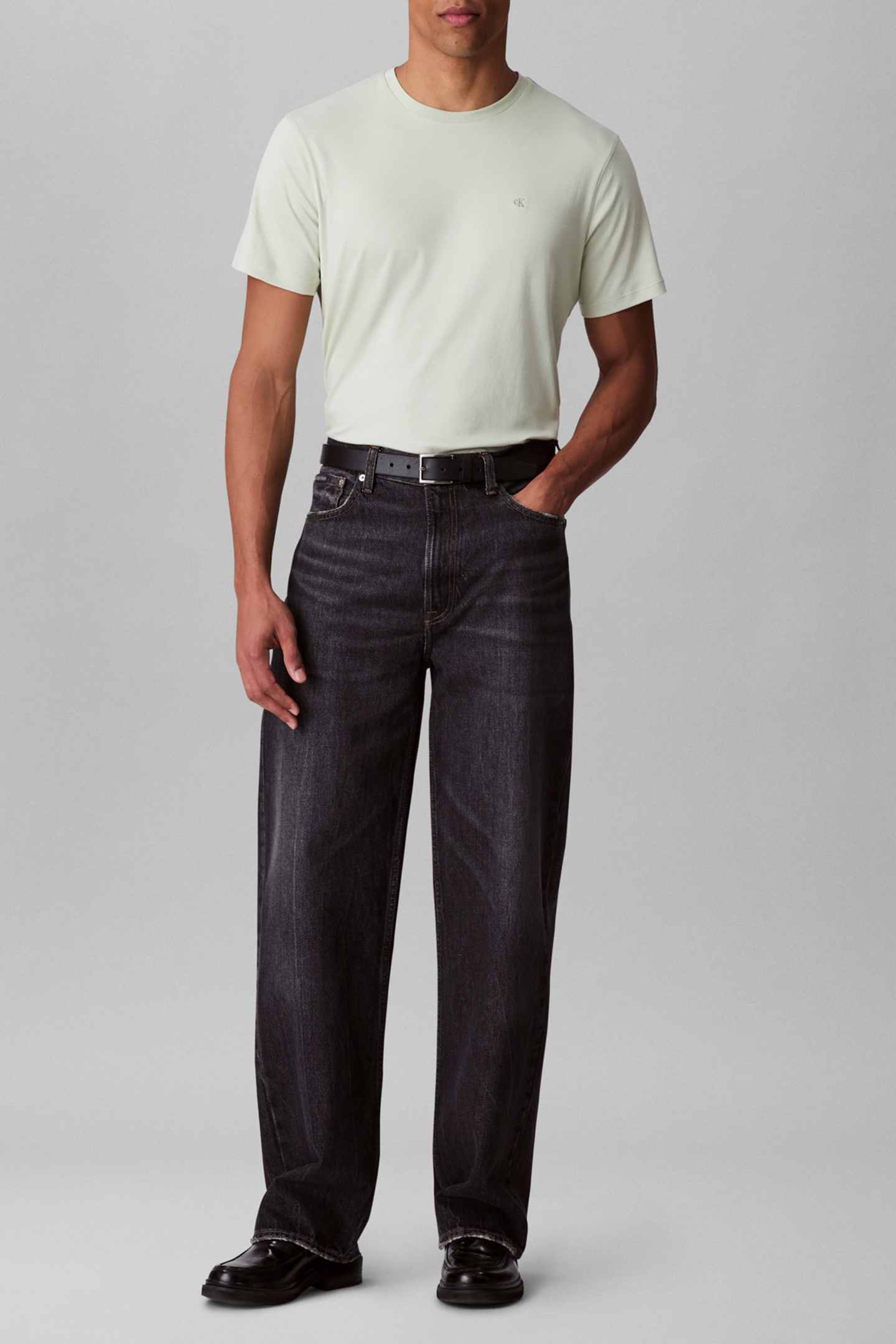 SS SUPIMA CHEST EMB TENDER GREENS by Calvin Klein