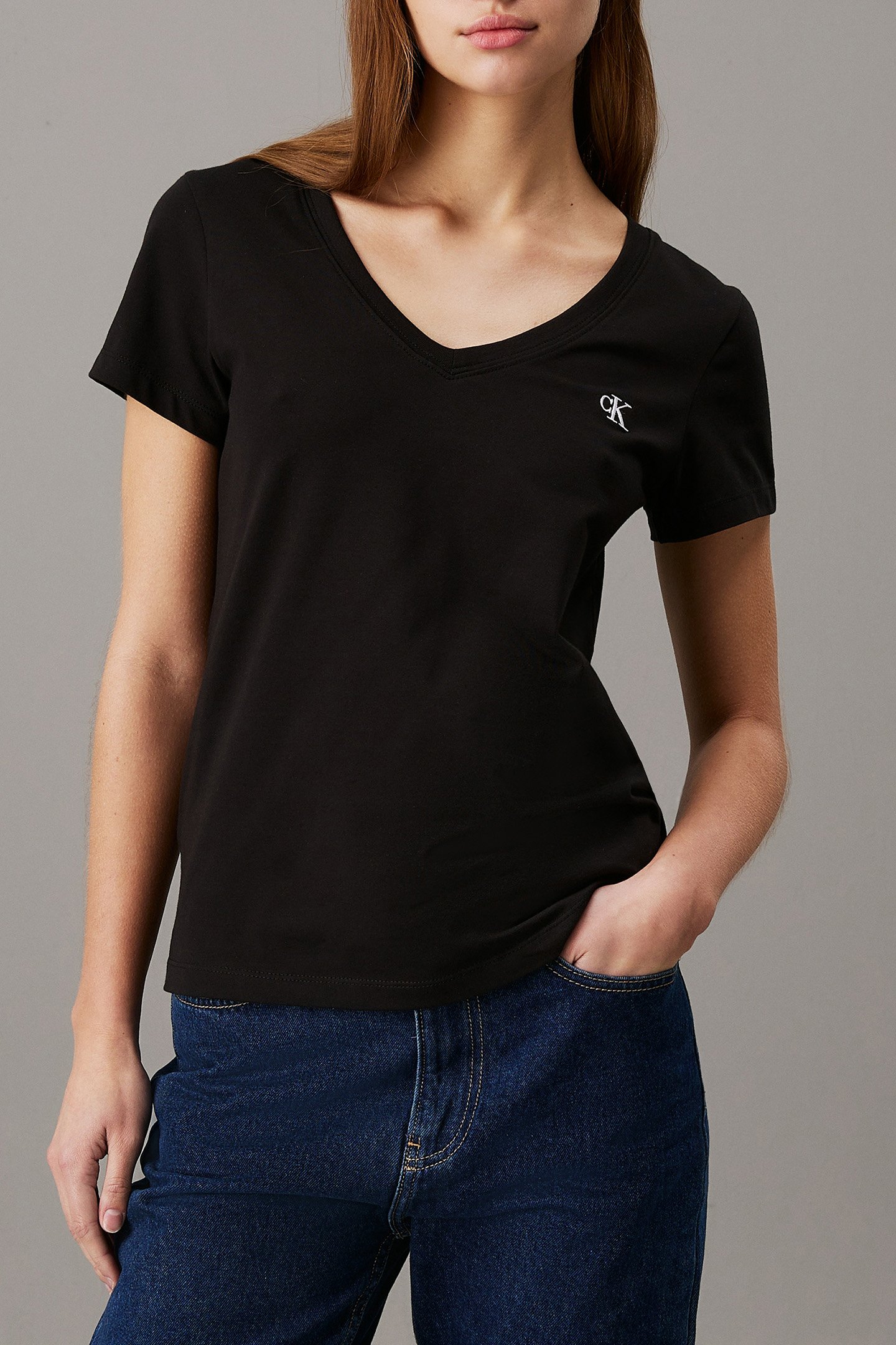 CK EMBROIDERY STANDARD FIT V-NECK T-SHIRT BLACK 1