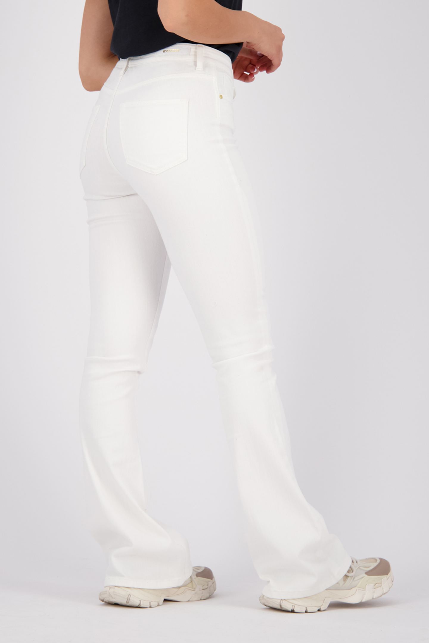 SUNRISE JEANS WHITE 9