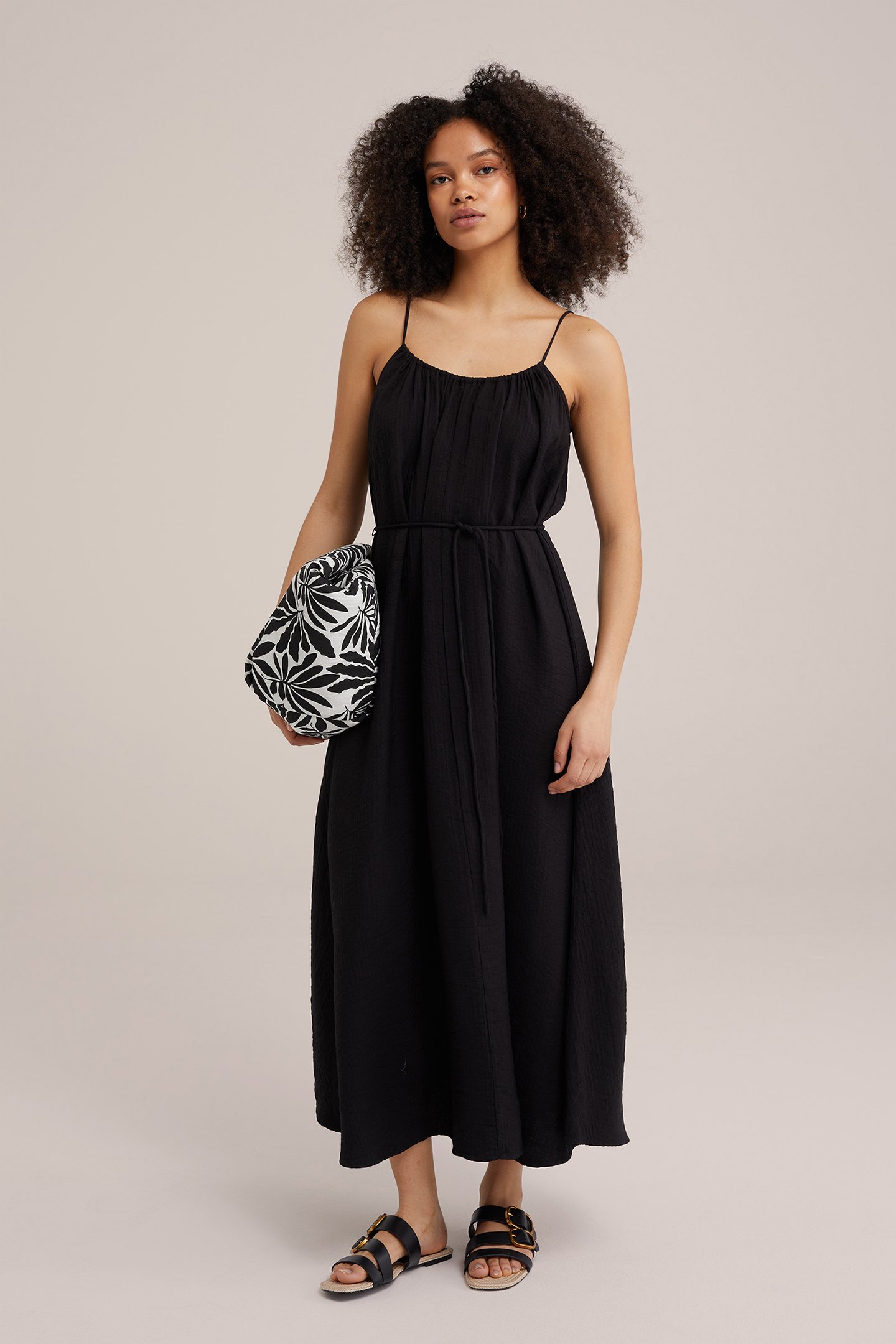 DRESS MID LENGTH BLACK by WE Fashion
