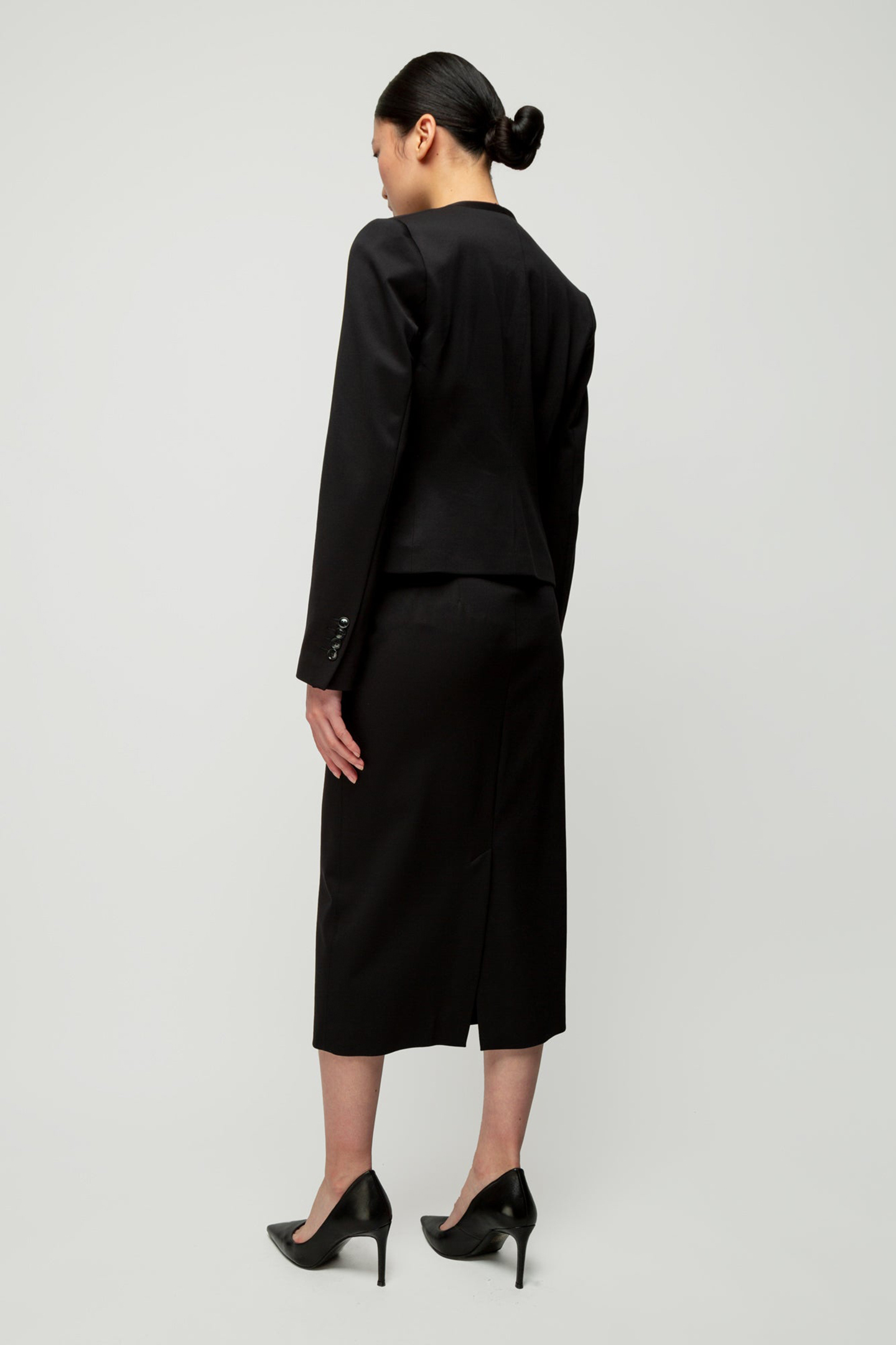 COLBERT SHORT ONE BUTTON BLACK 3