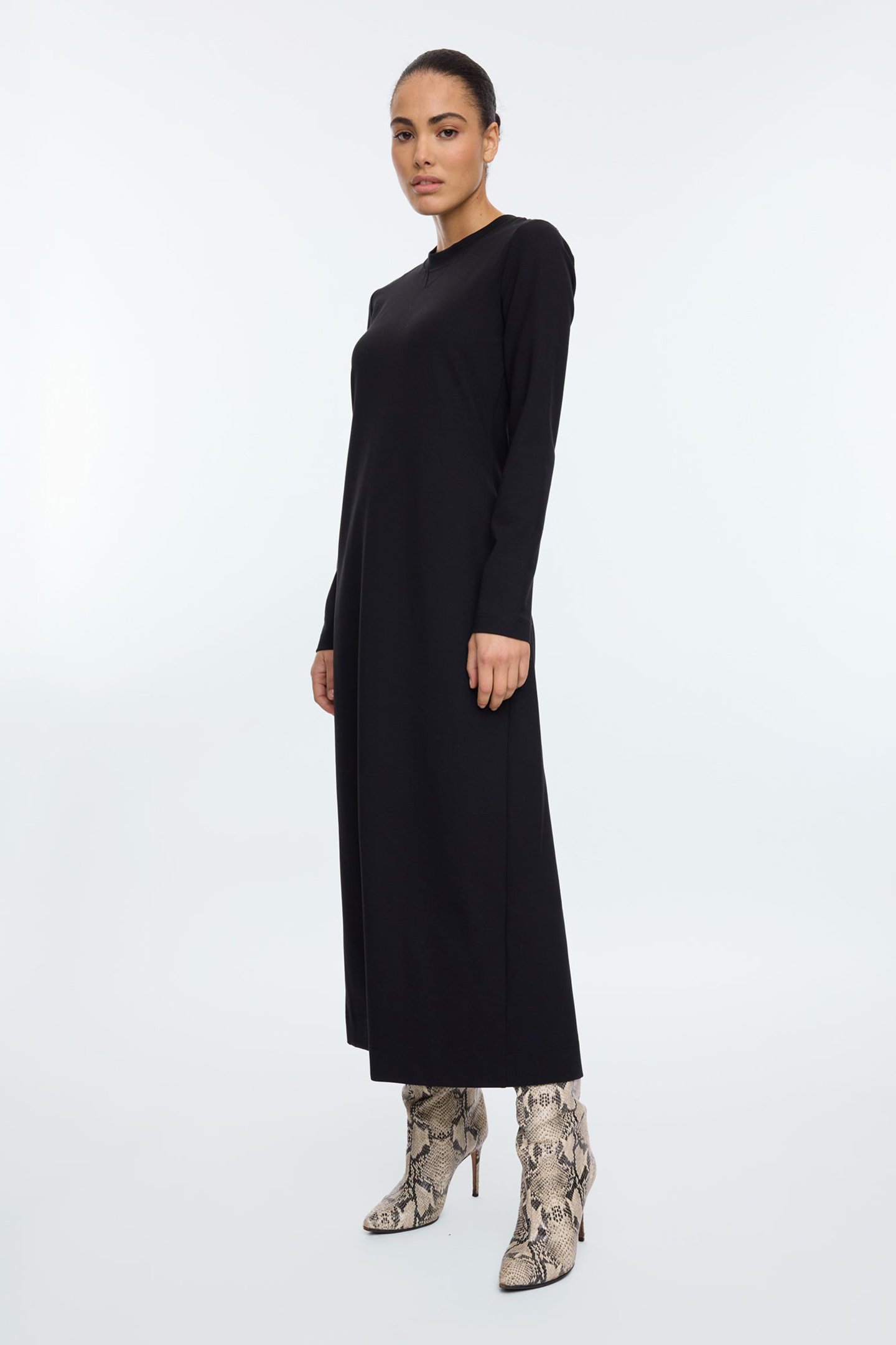 T-DRESS CORE BLACK 4