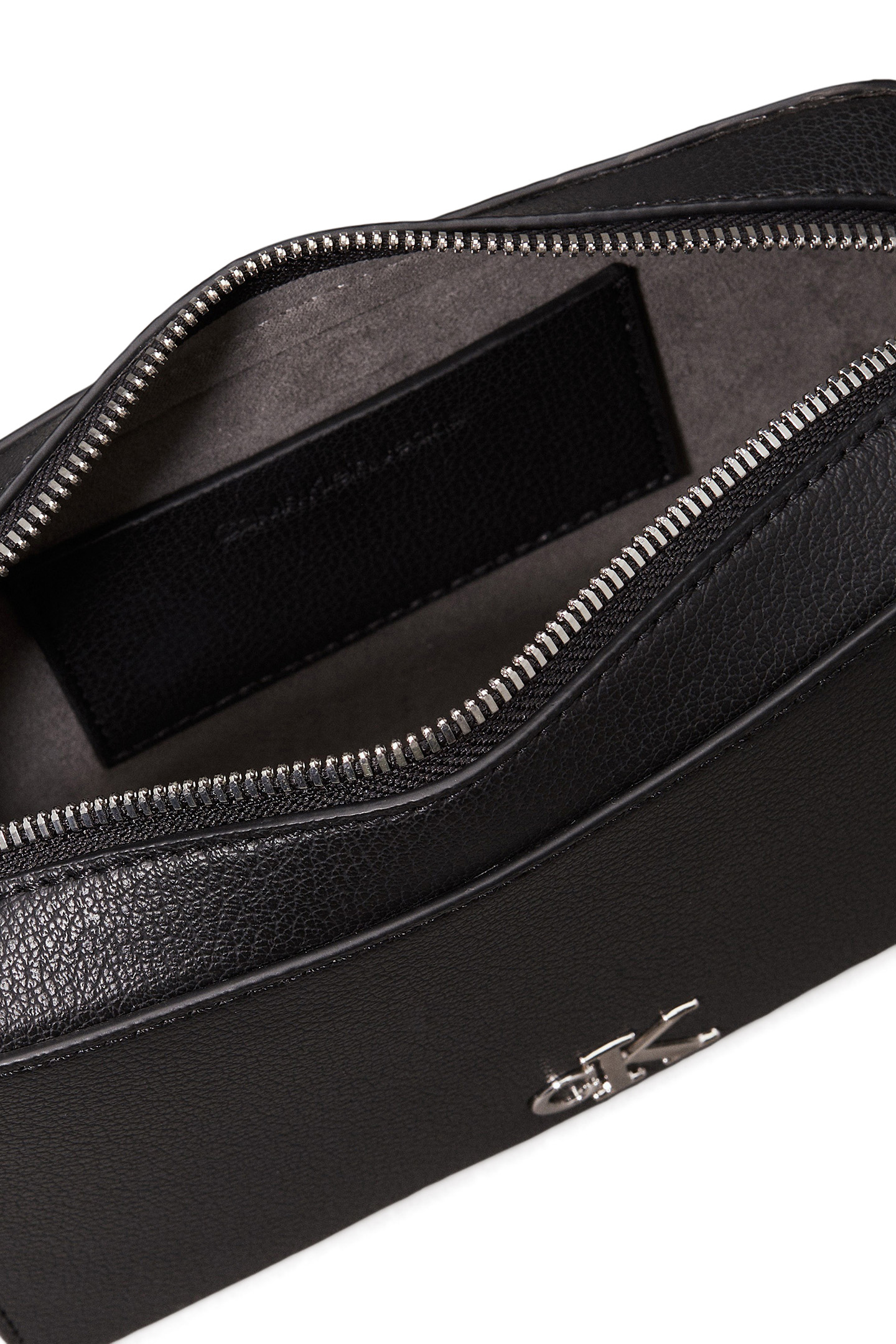 MINIMAL MONOGRAM CAM NA BLACK 4