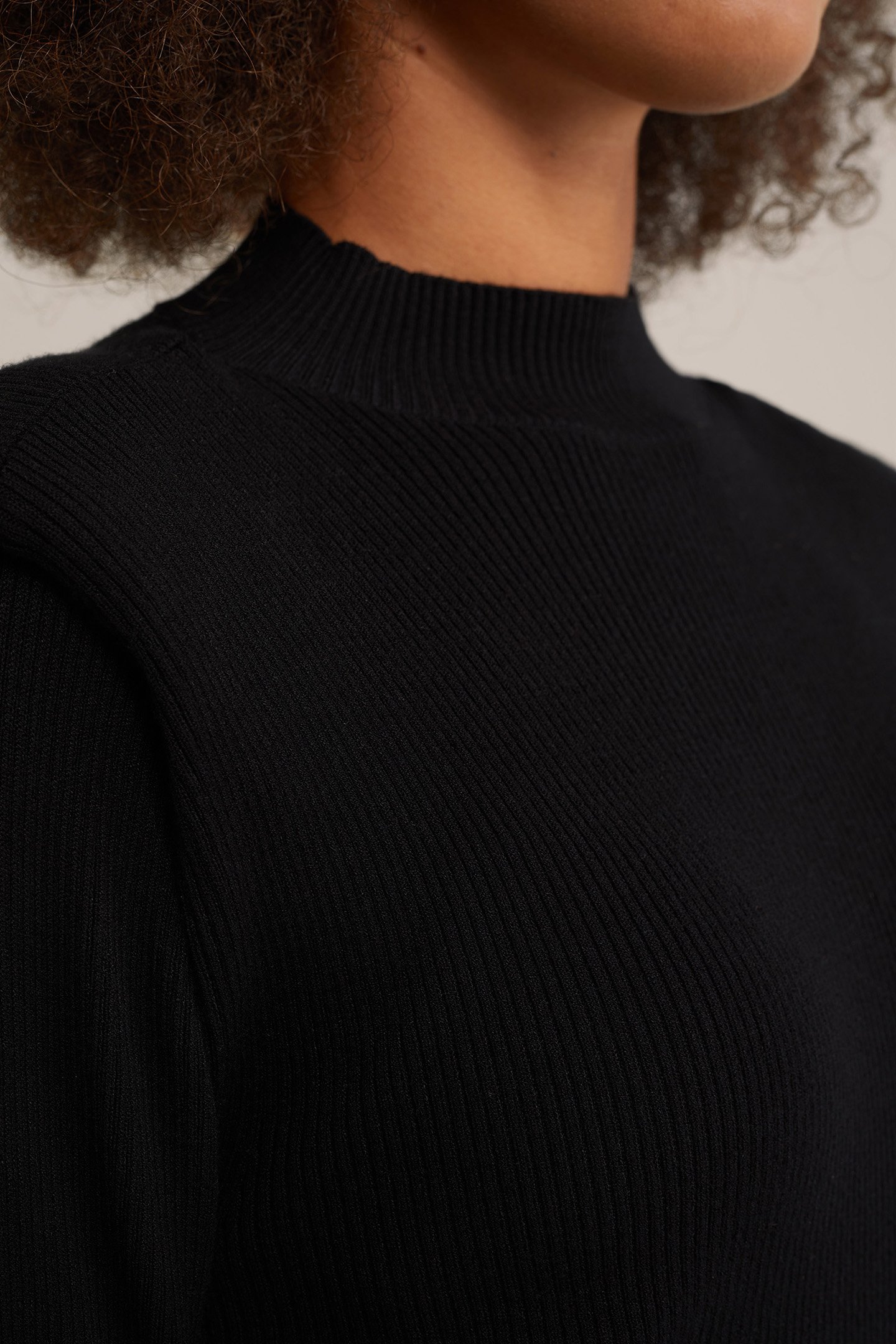 KNITTED PULLOVER BLACK 6