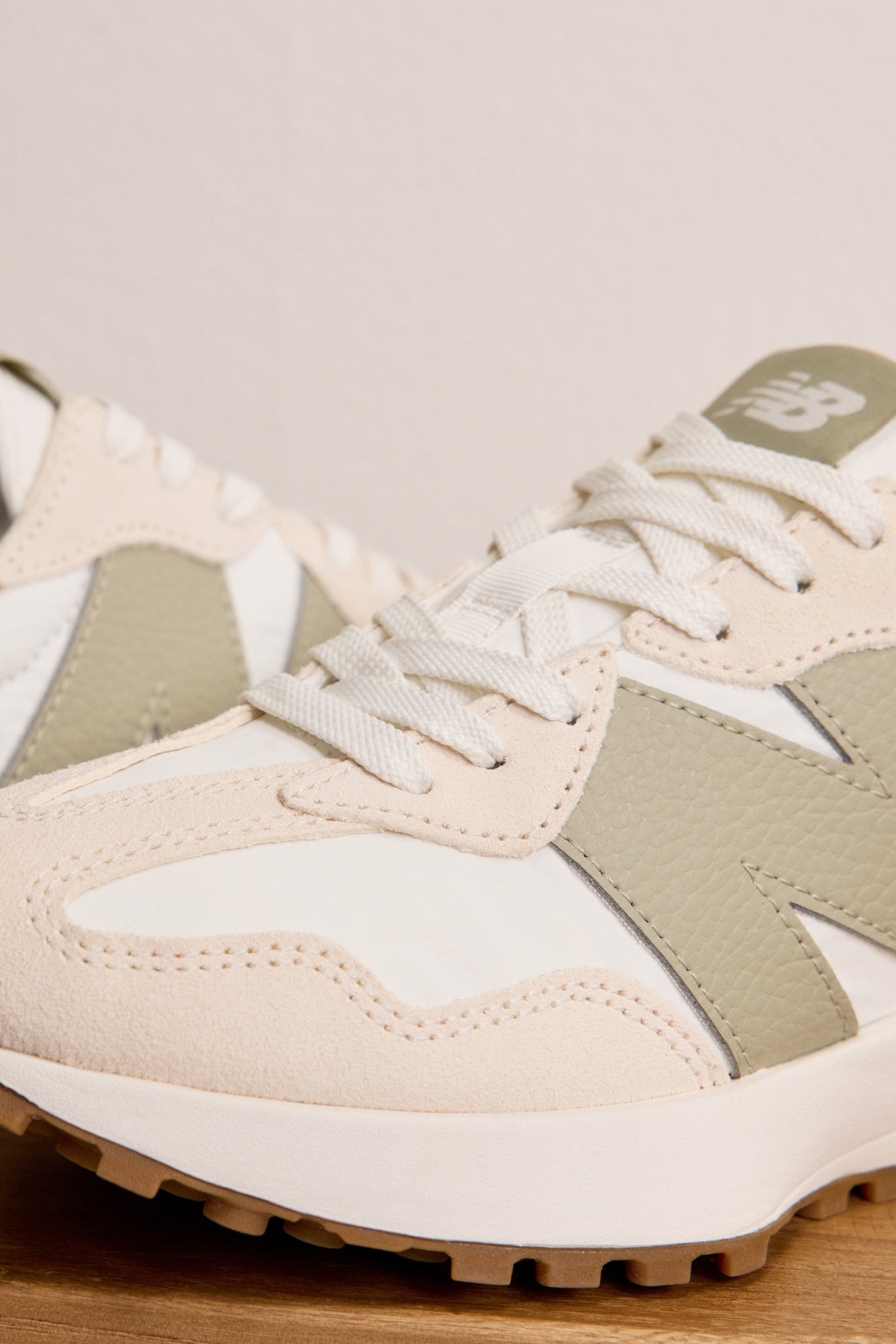 WS327FTB SNEAKERS IN WHITE AND GREEN 10