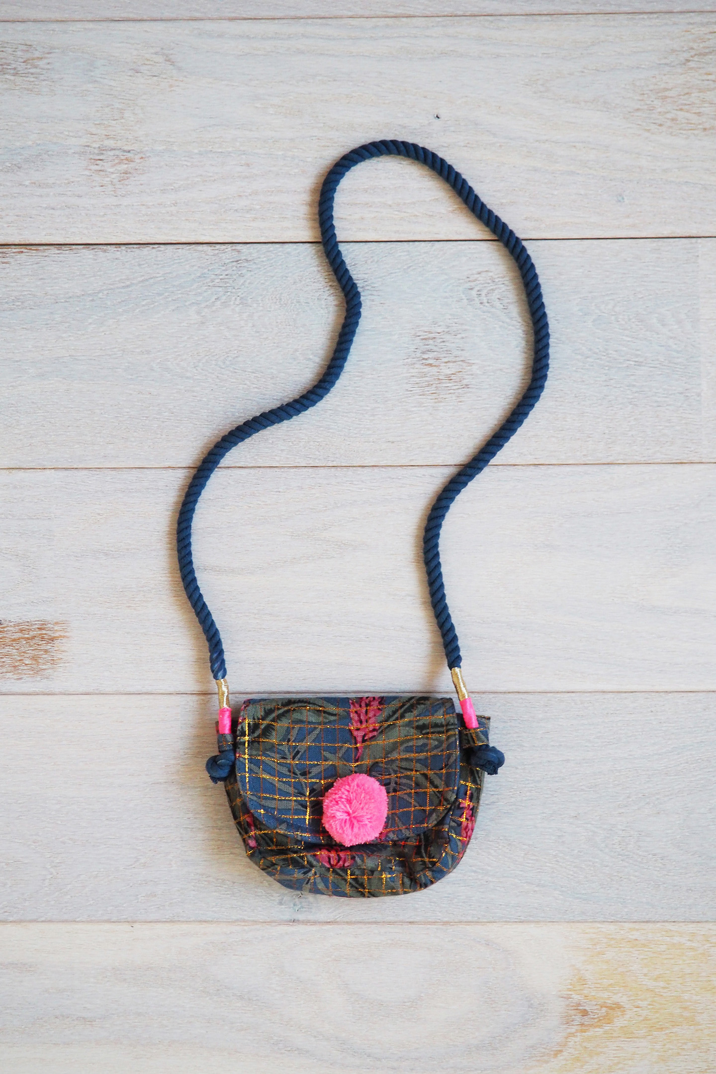 BAG KEANU LAGOON LEAVES 4