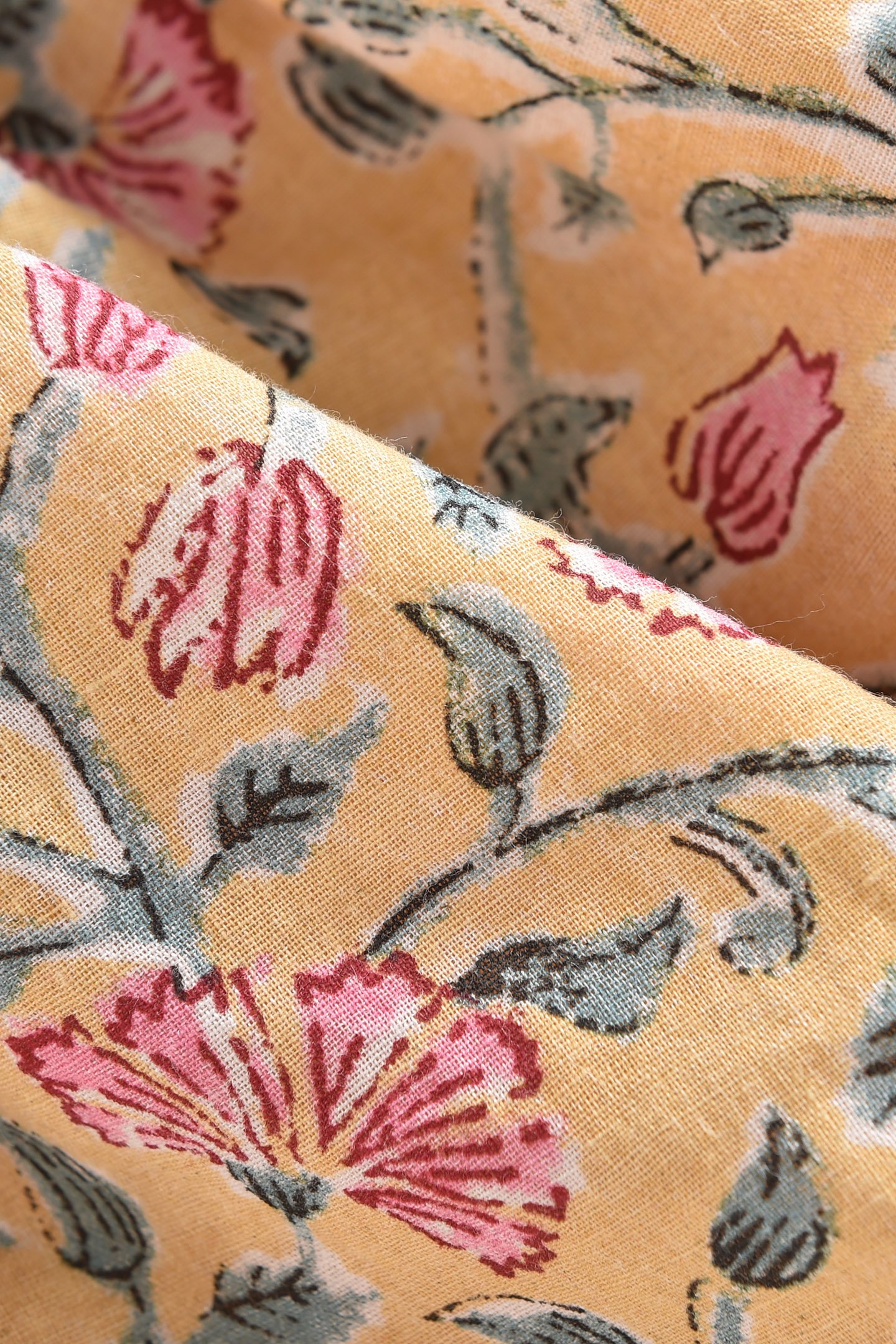 SHORTS VALLALOID LEMON FLOWERS 10