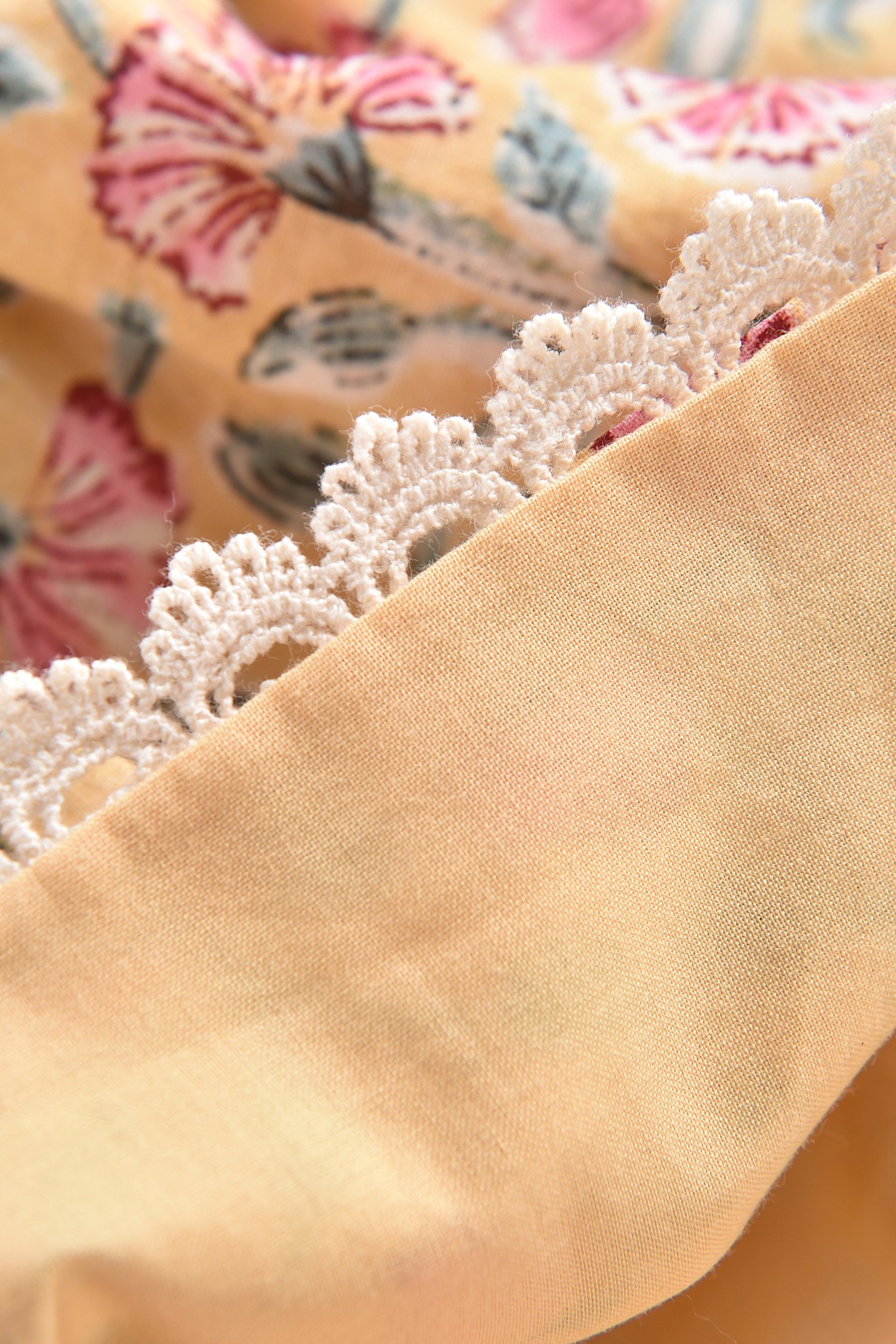 SHORTS VALLALOID LEMON FLOWERS 9