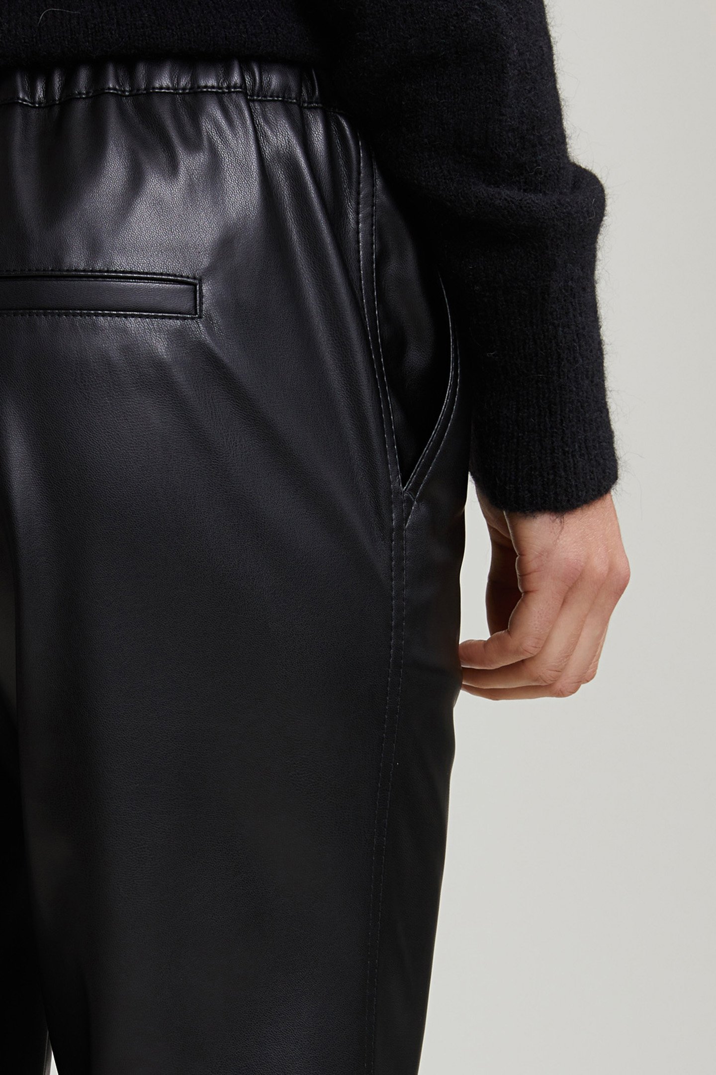 BLACK VEGAN LEATHER PANTS 5