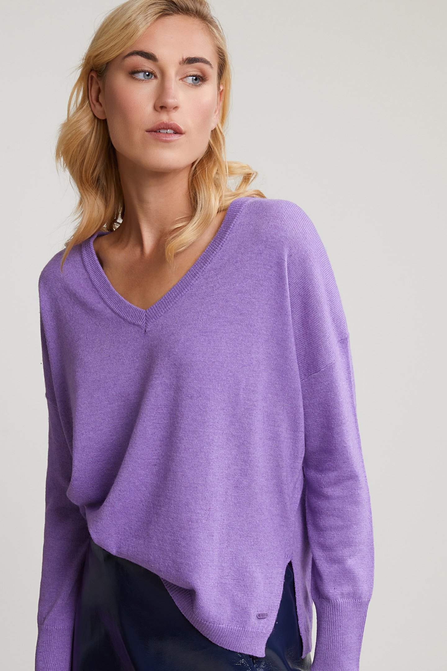 PURPLE BASIC V-NECK SWEATER LONG SLEEVES 1