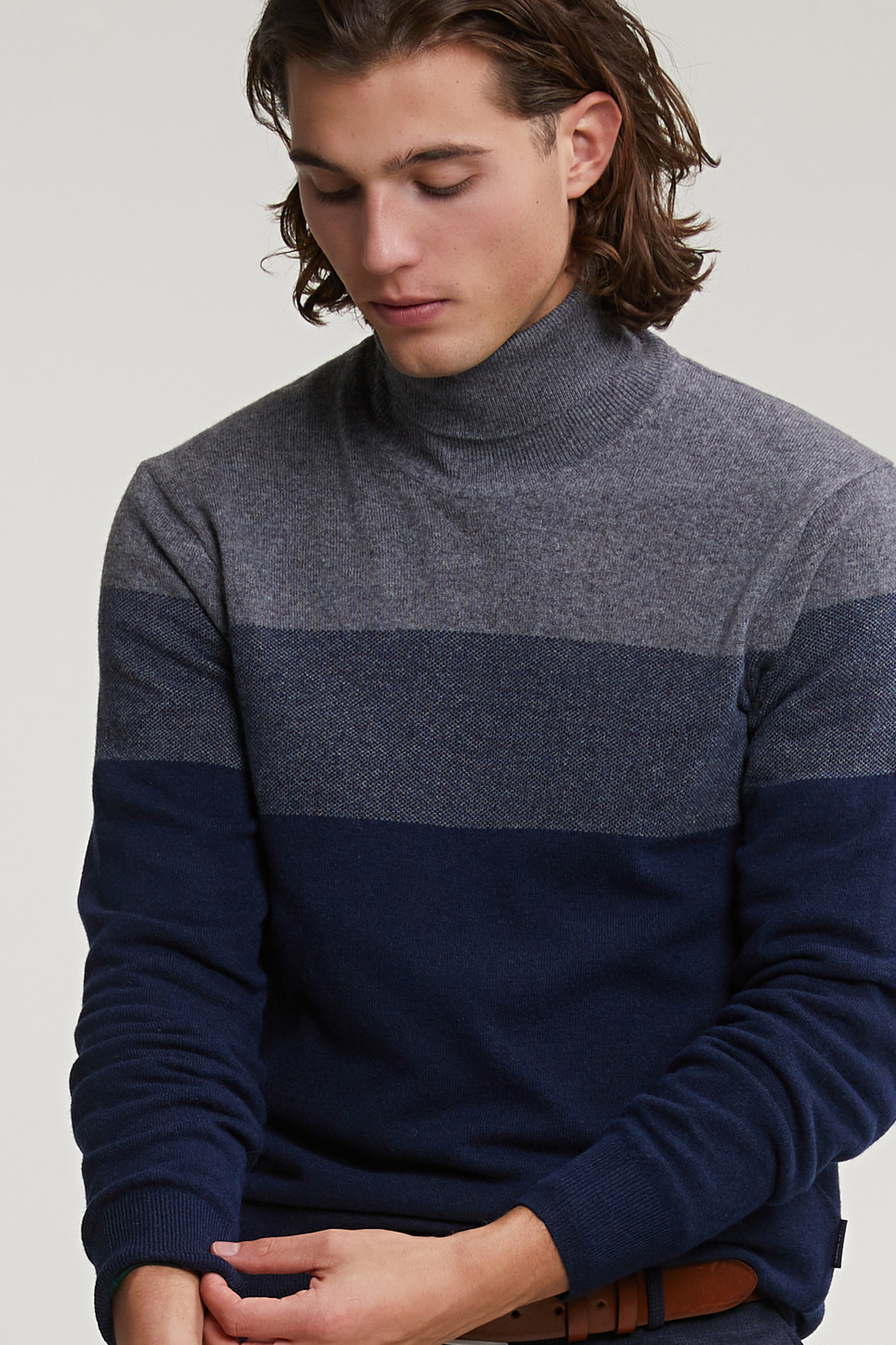 CUSTOM FIT WOOL-CASHMERE ROLL NECK SWEATER OXFORD MIX 4