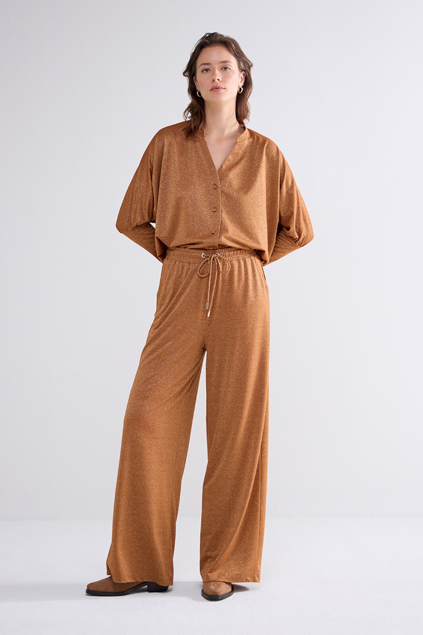 FLARED PANTS FINE LUREX JERSEY CARAMEL COFFEE by Summum Woman