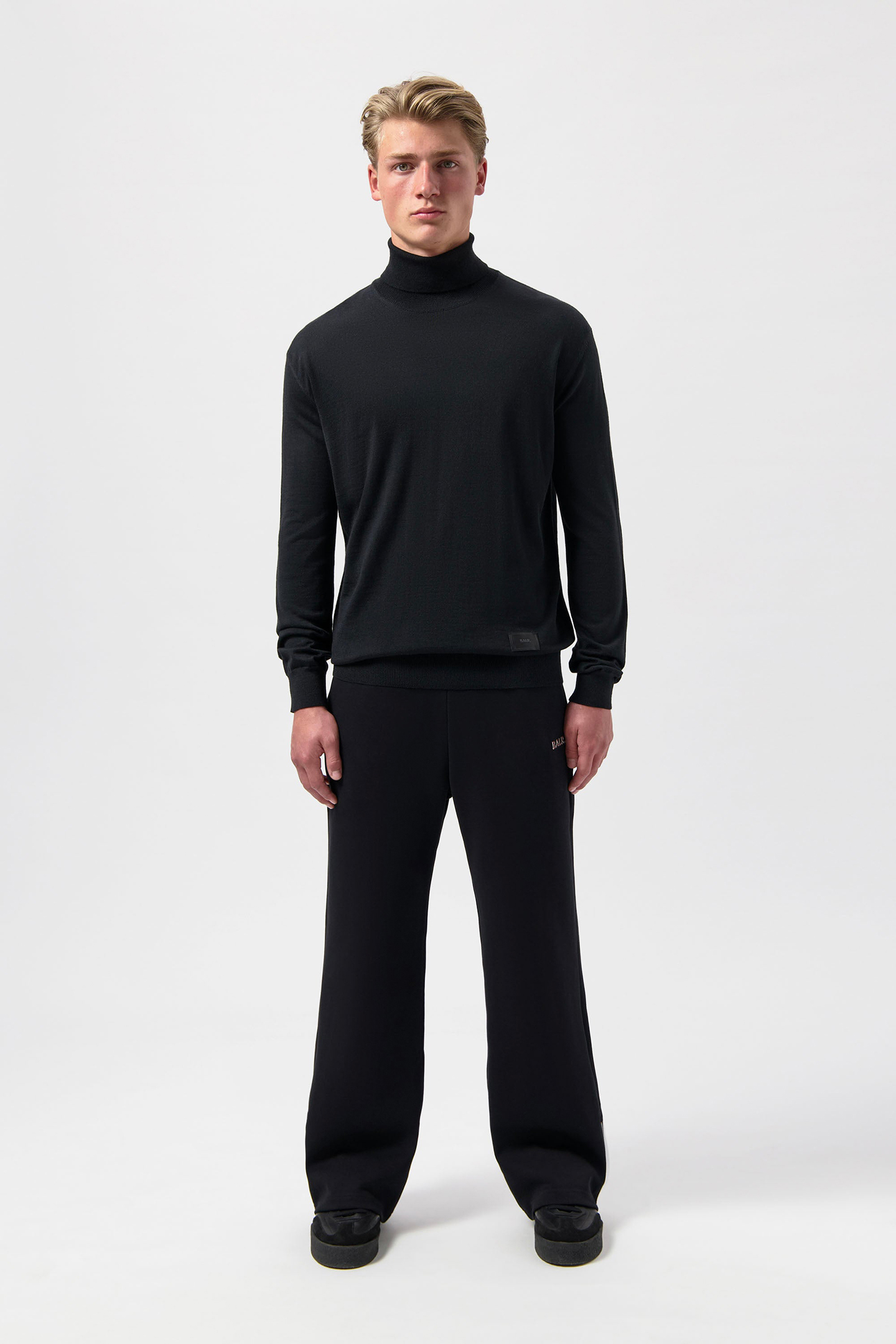 Q-SERIES REGULAR FIT FINE KNIT TURTLENECK JET BLACK 2