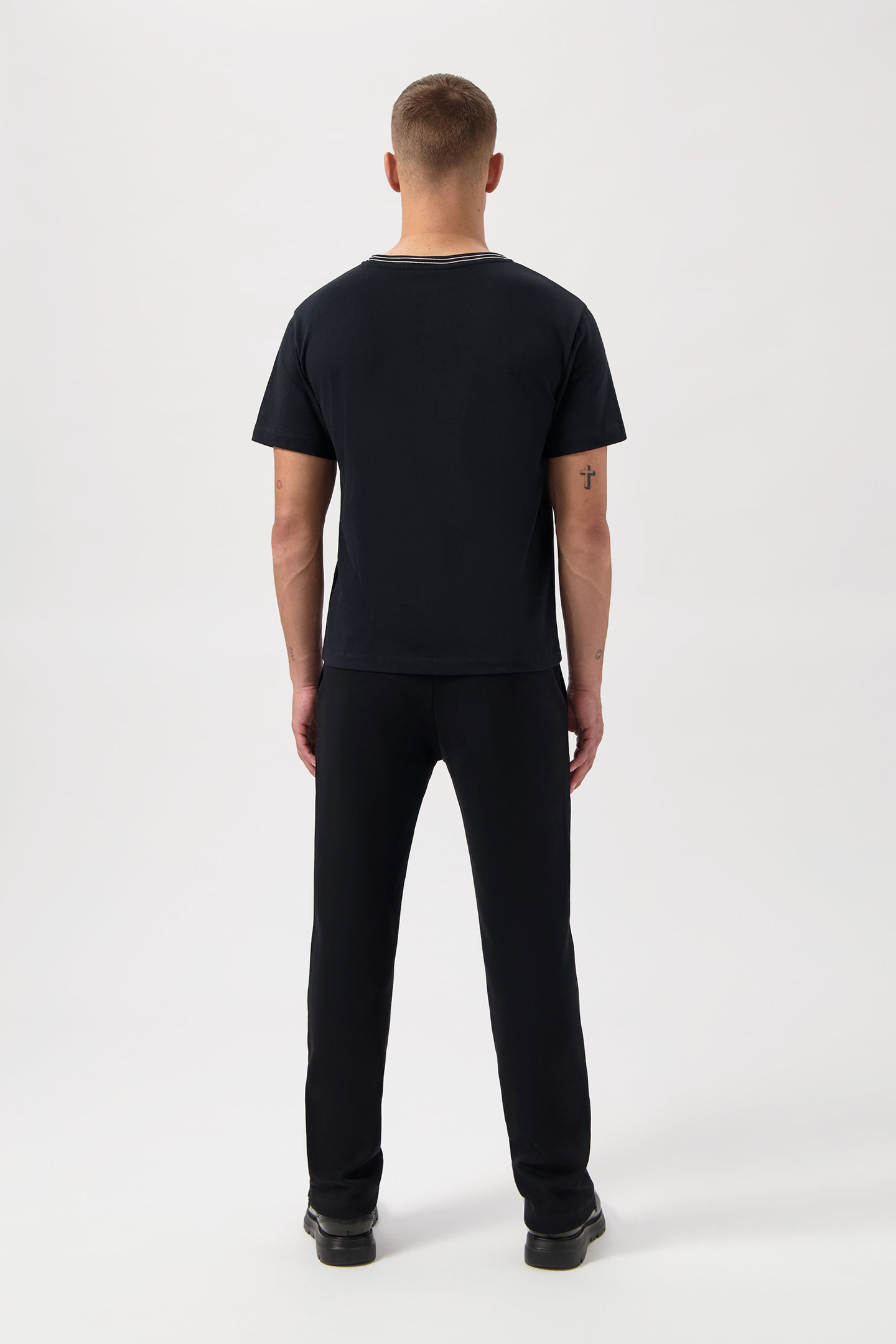 TAPE T-SHIRT JET BLACK 3