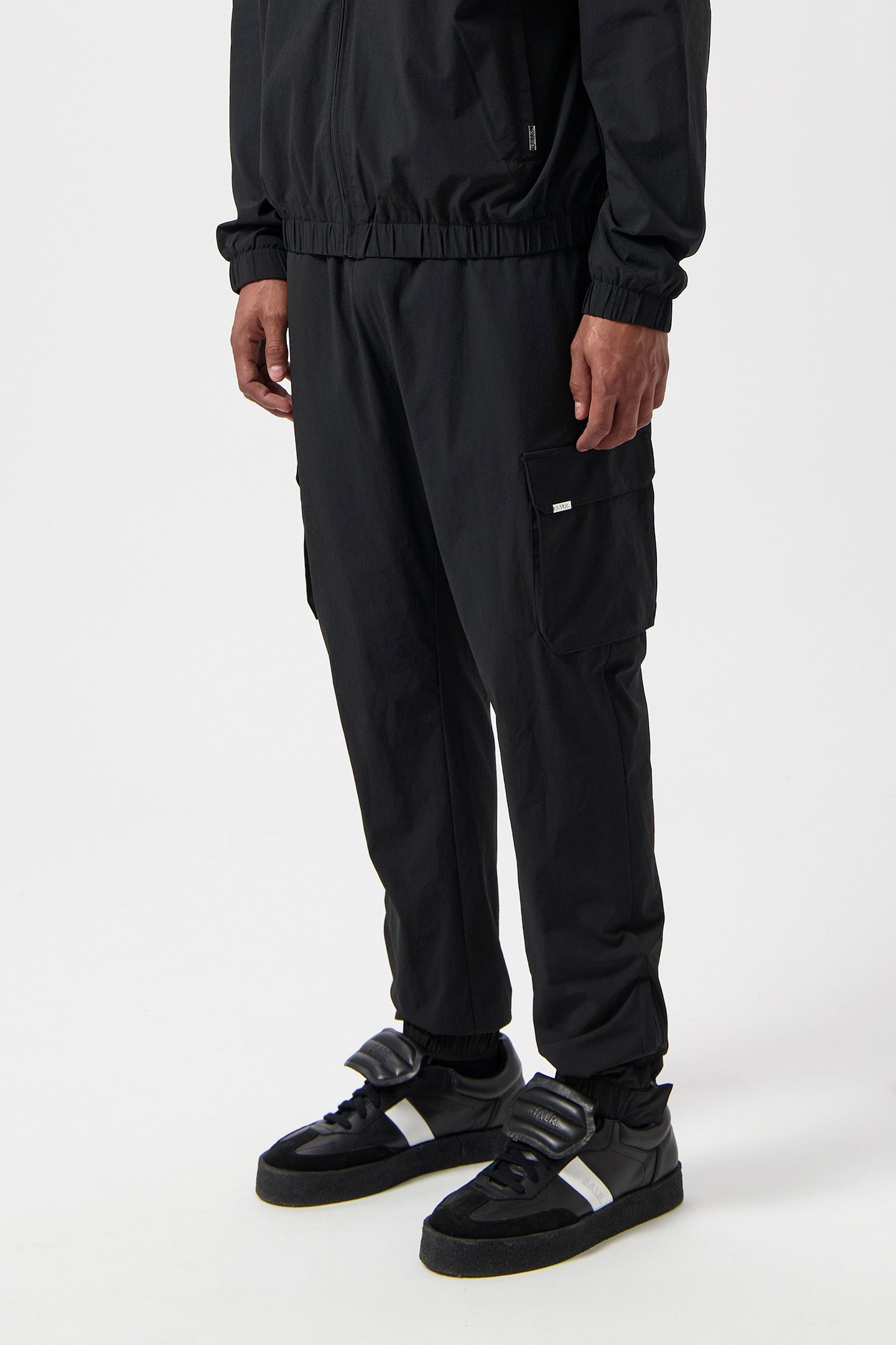 TECH CUFFED CARGO PANTS JET BLACK 5
