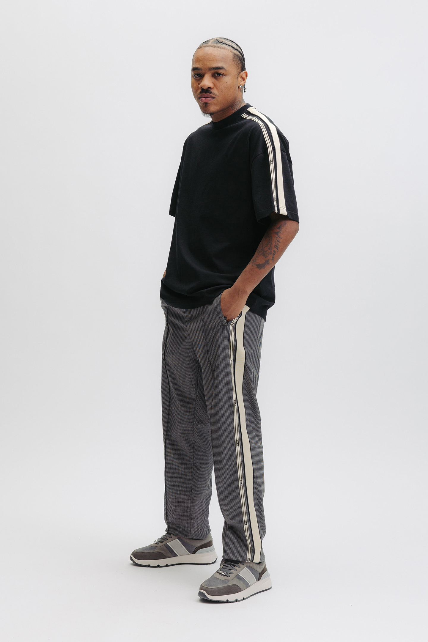 TAPE BOX T-SHIRT JET BLACK 6