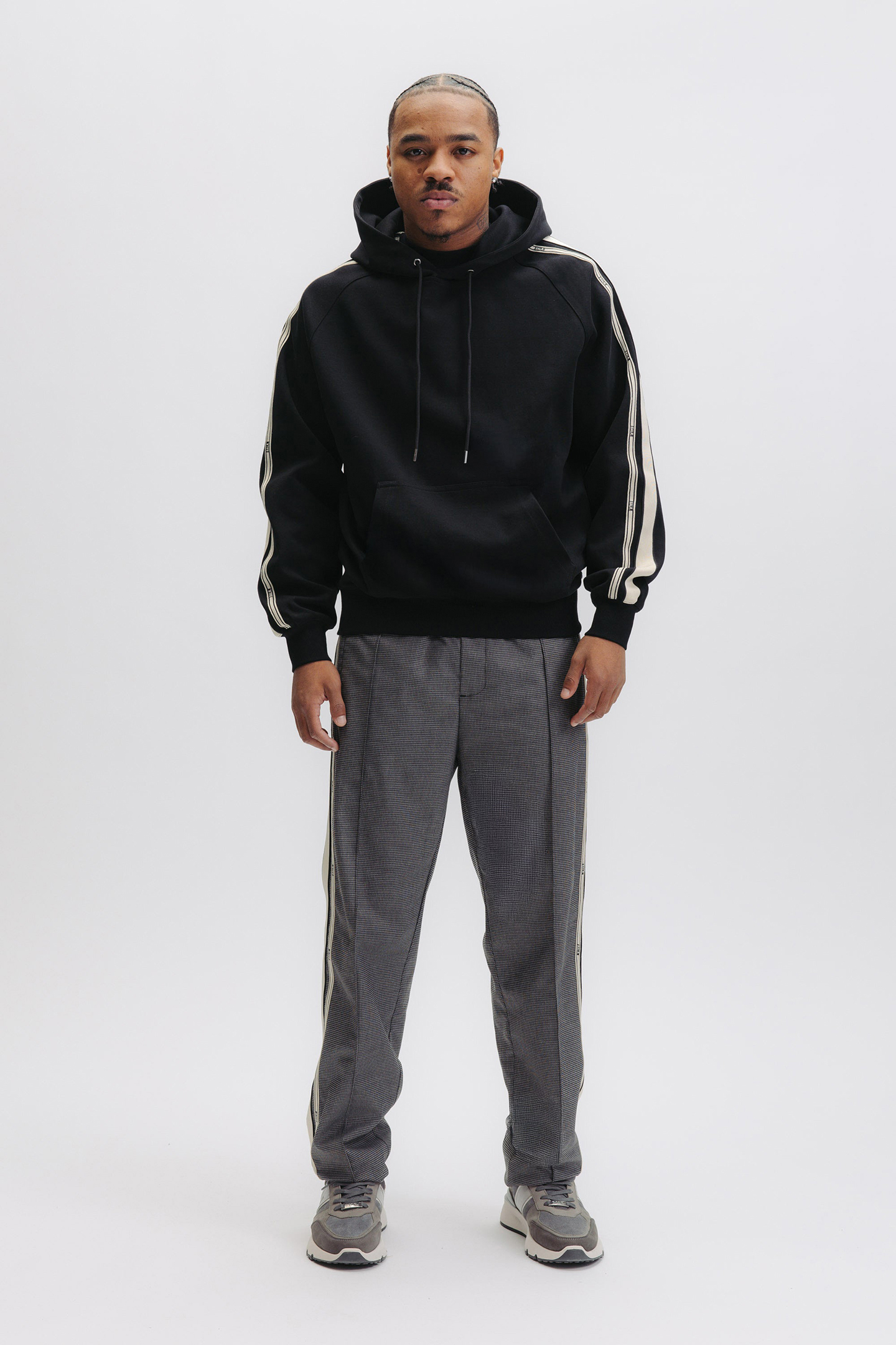 TAPE HOODIE JET BLACK 1