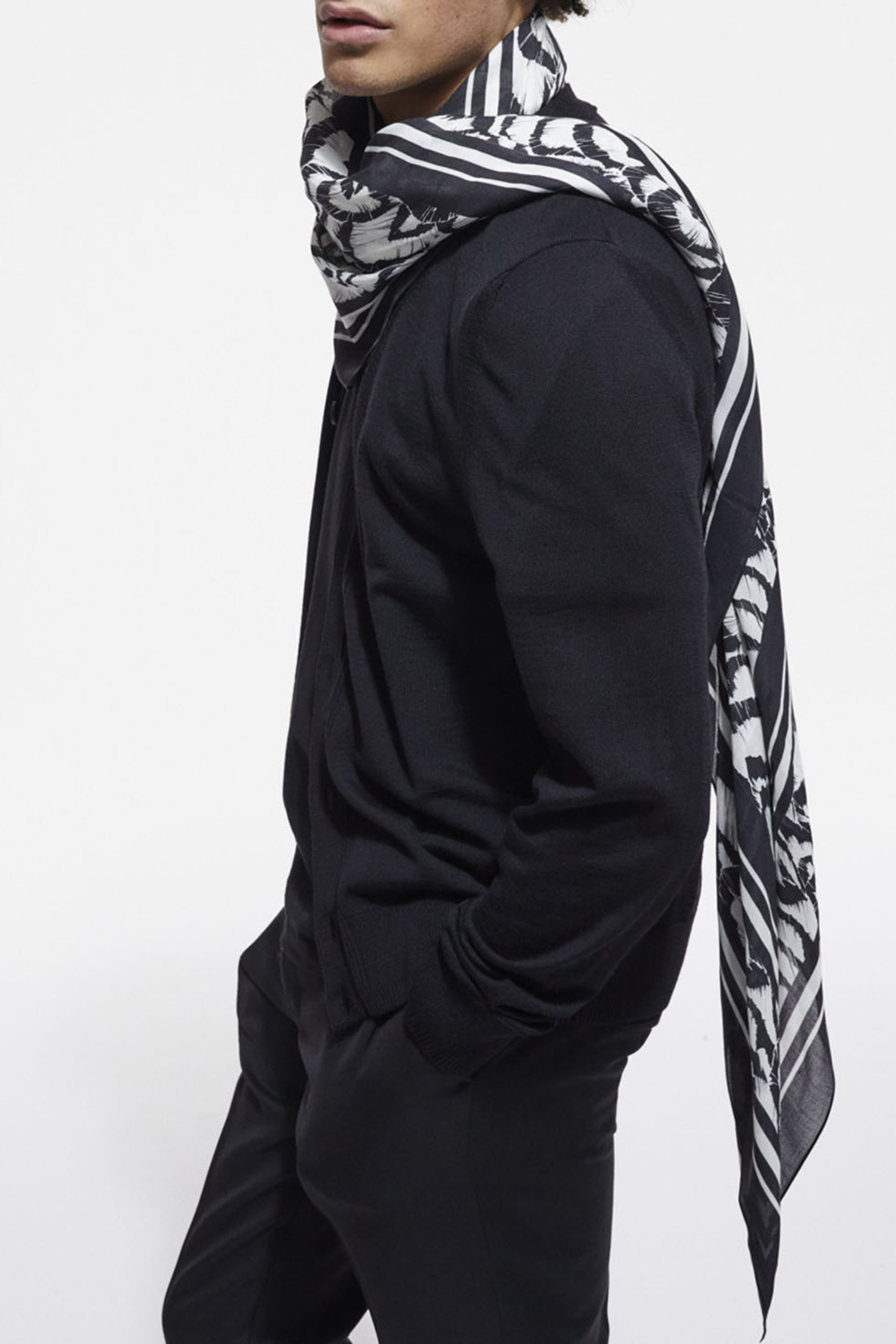 SQUARE SCARF WITH FEATHER PATTERN ECRU 3