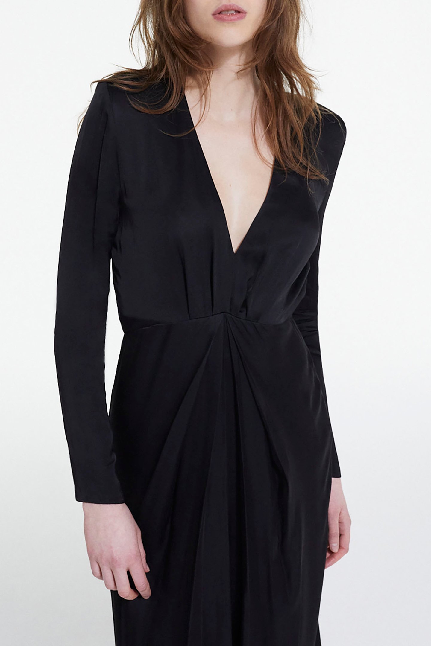 LONG DRESS WITH LONG SLEEVES AND NECKLINE BLACK 4