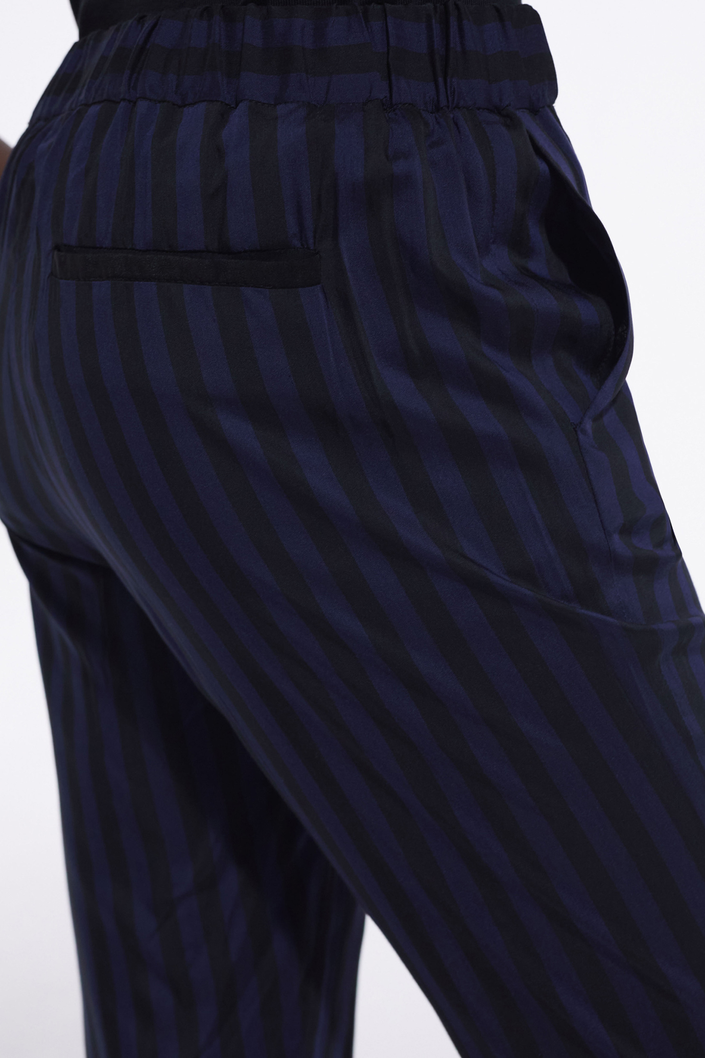 STRAIGHT FLOWING PANTS BLACK NAVY 4