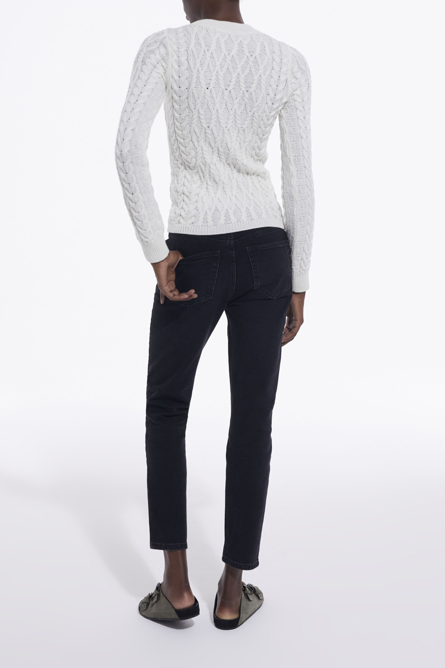 CABLE WOOL ROUND NECK SWEATER WHITE 4
