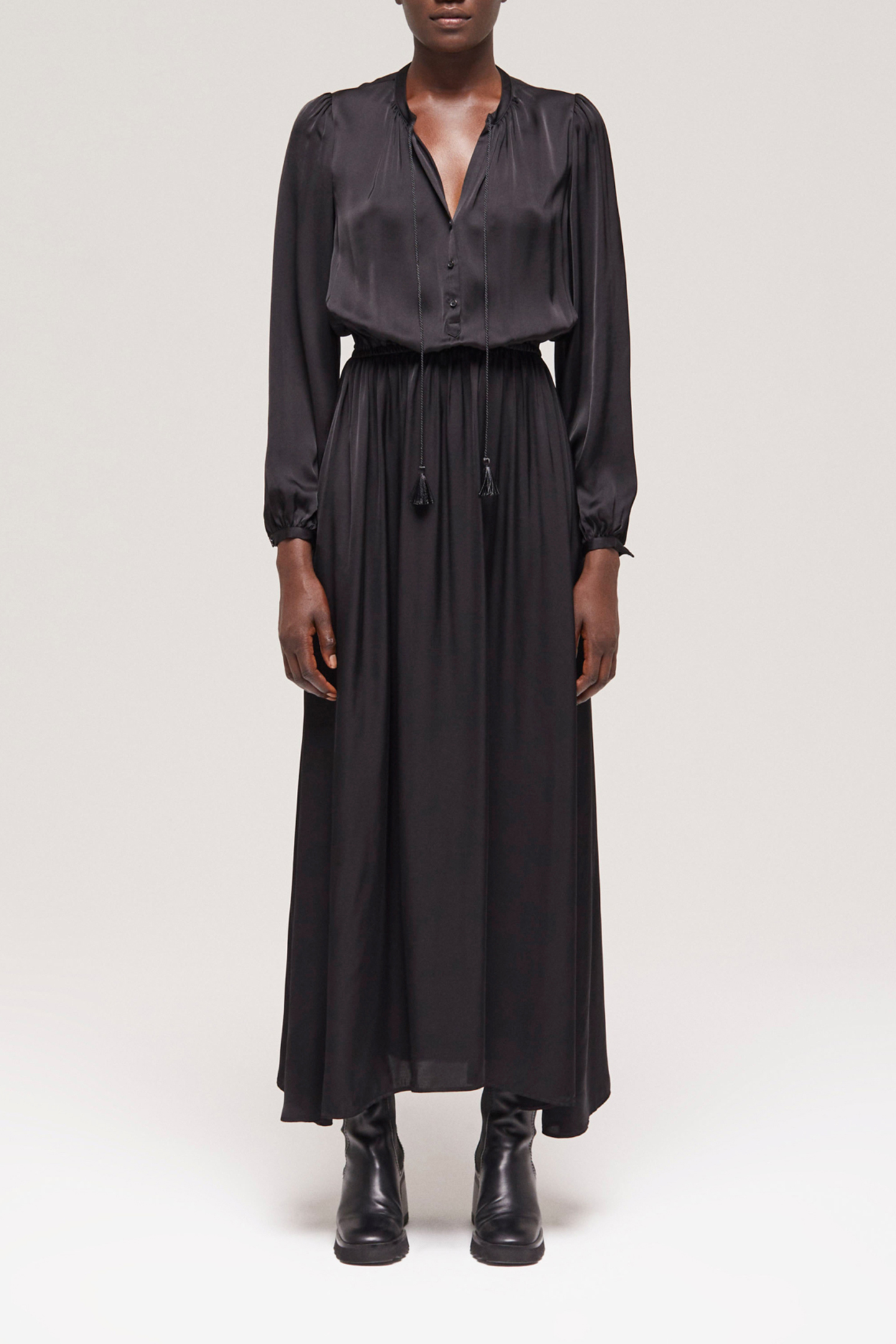 LONG DRESS WITH LONG SLEEVES BLACK 1