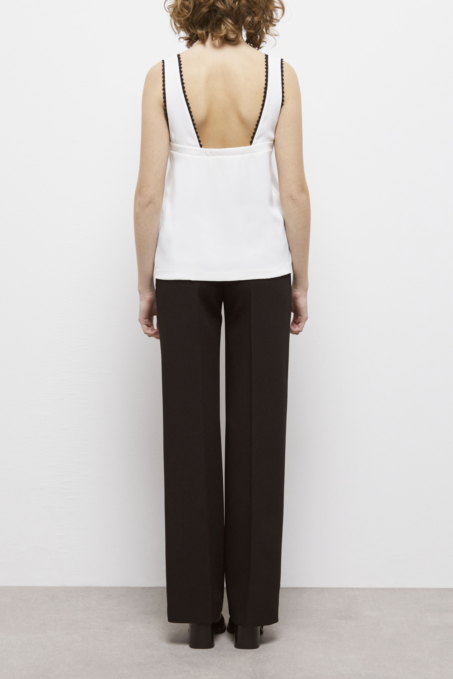 SLEEVELESS TOP WITH LACE DETAIL ECRU 3