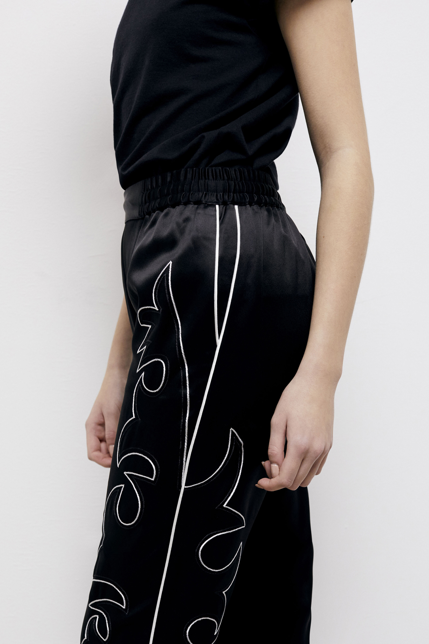 PANTS WITH ELASTICATED WAIST BLACK 5