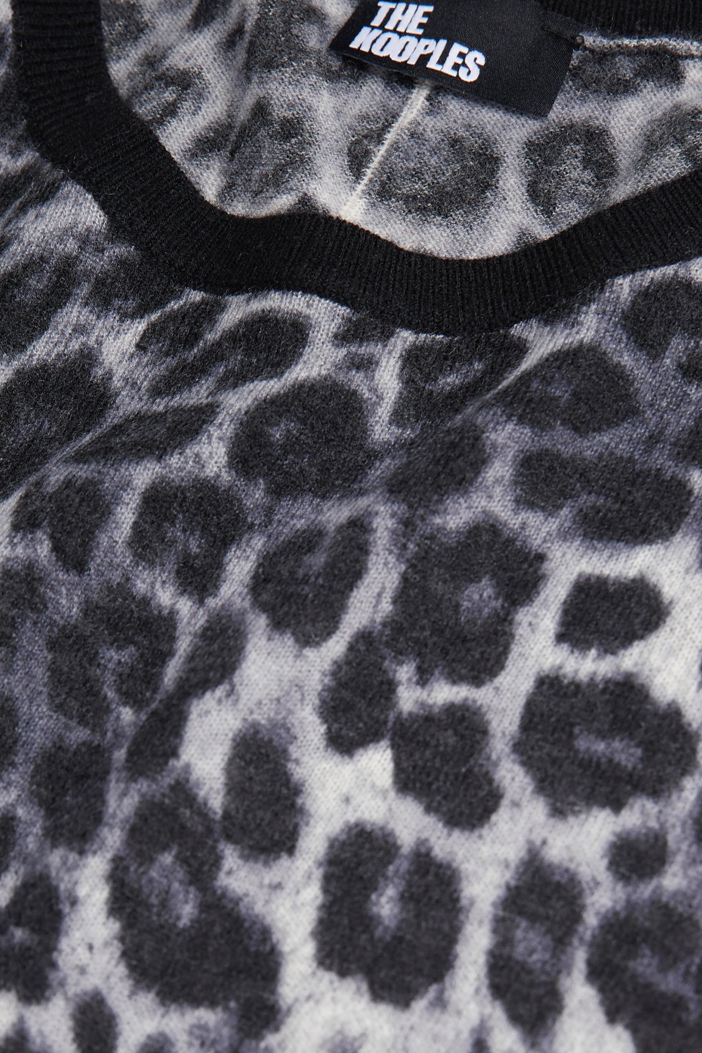 LEOPARD PRINT CASHMERE SWEATER BLACK WHITE 4