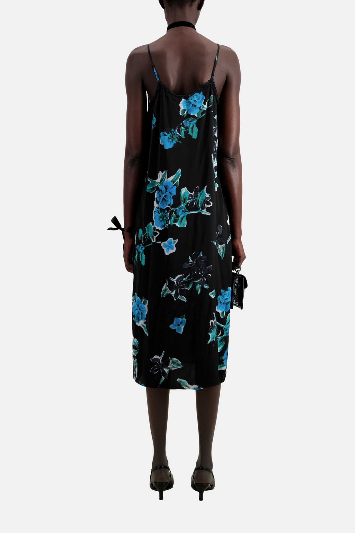 LONG SLEEVELESS DRESS BLACK BLUE 2