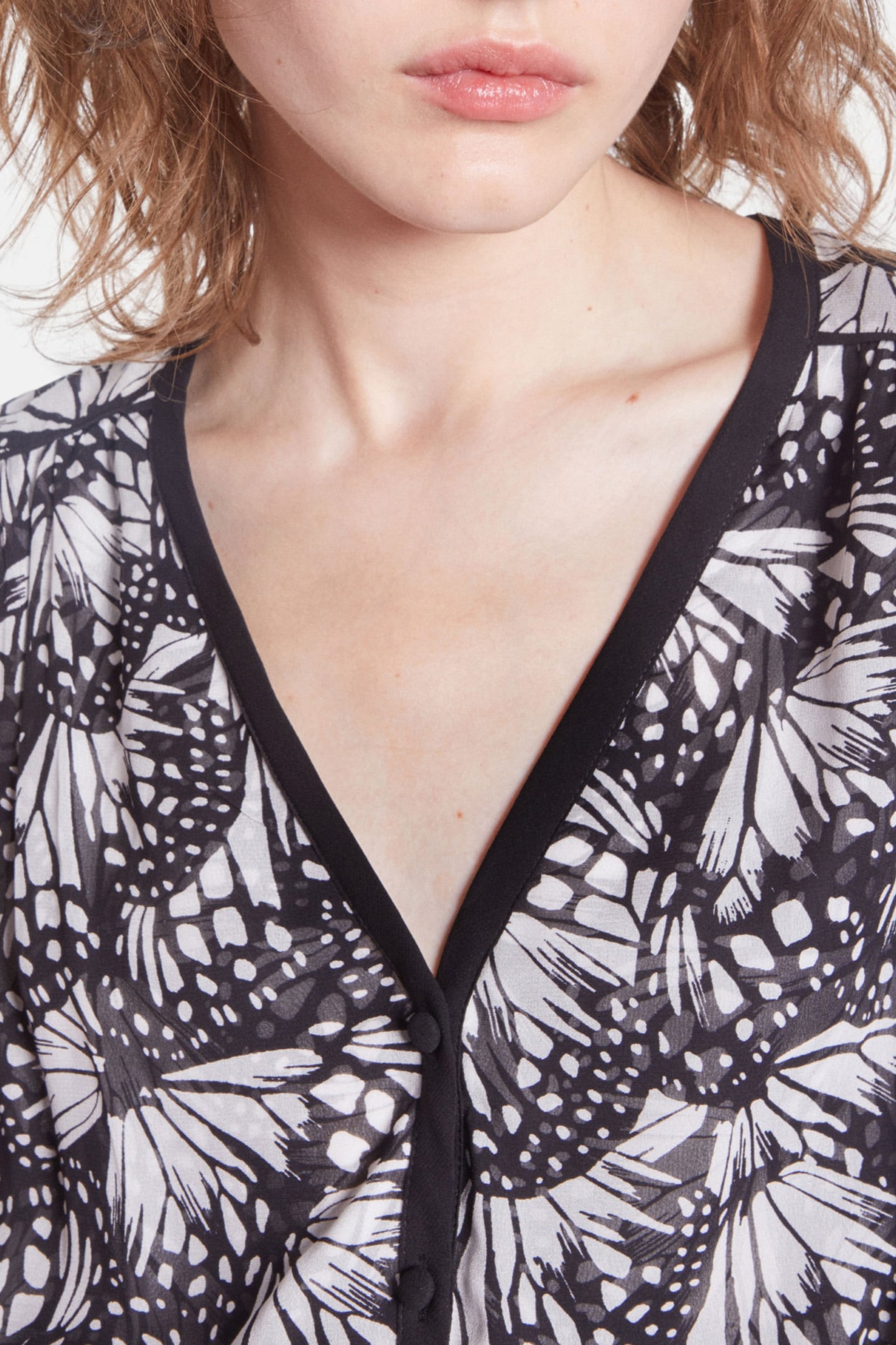 LONG-SLEEVED BUTTON-DOWN DRESS BLACK WHITE 6