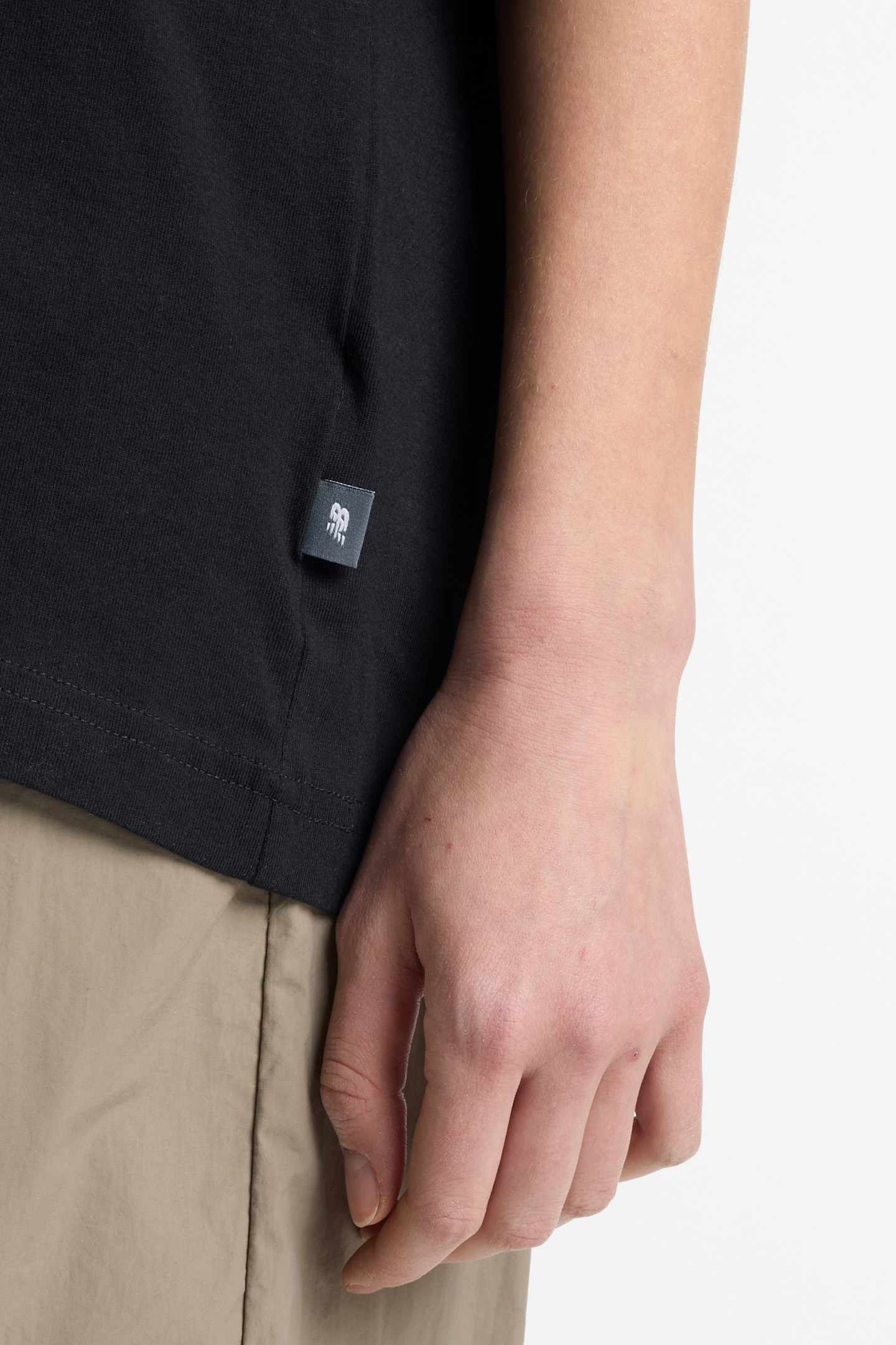 LINEAR GRAPHIC OVERSIZED T-SHI BLACK 10