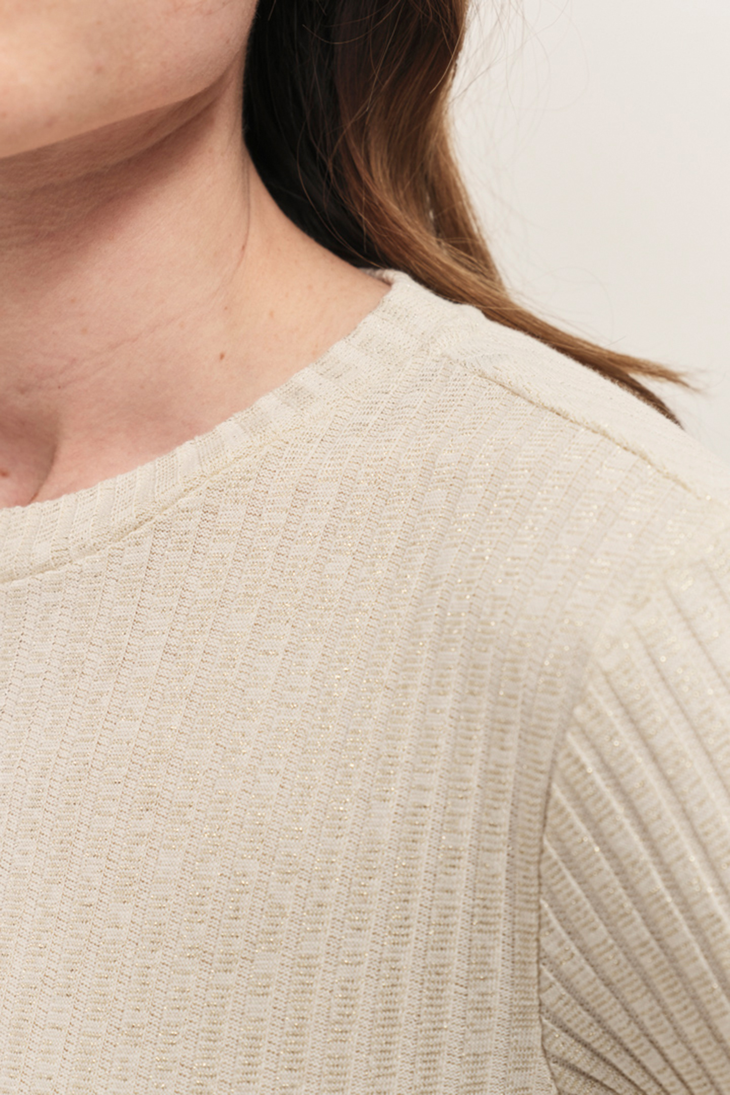 MALENE - ECRU RIBBED LUREX KNIT LONG-SLEEVED T-SHIRT 4