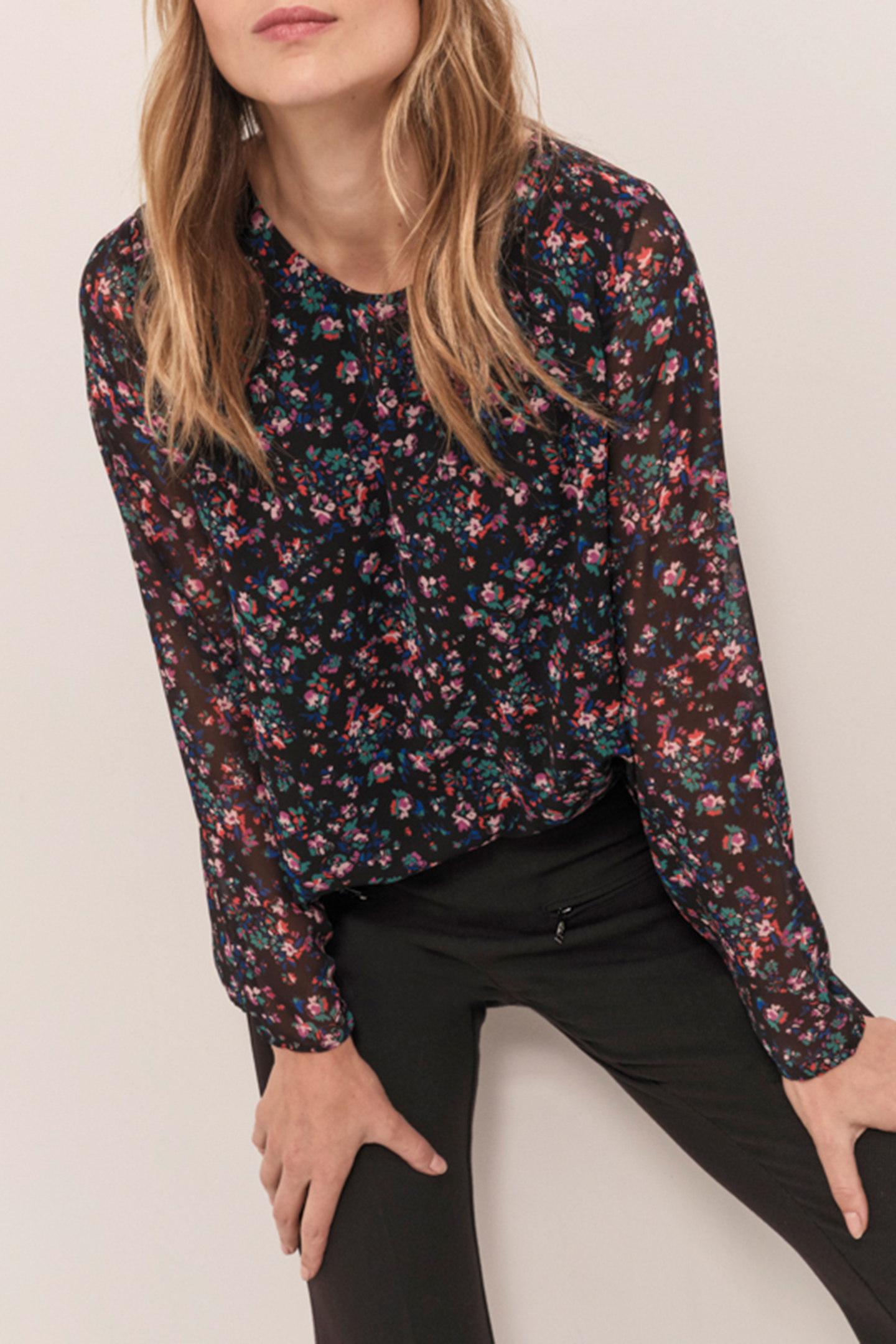 CERYX - BLACK BLOUSE WITH NIGHT GARDEN PRINT 4