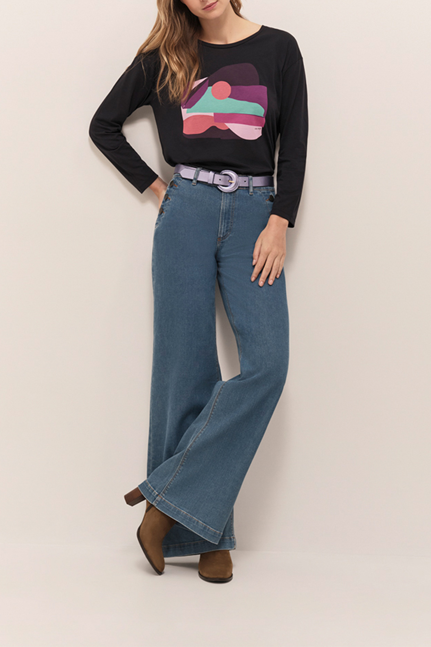 MEZZO - NAVY BLUE T-SHIRT WITH ABSTRACT LANDSCAPE DESIGN 4