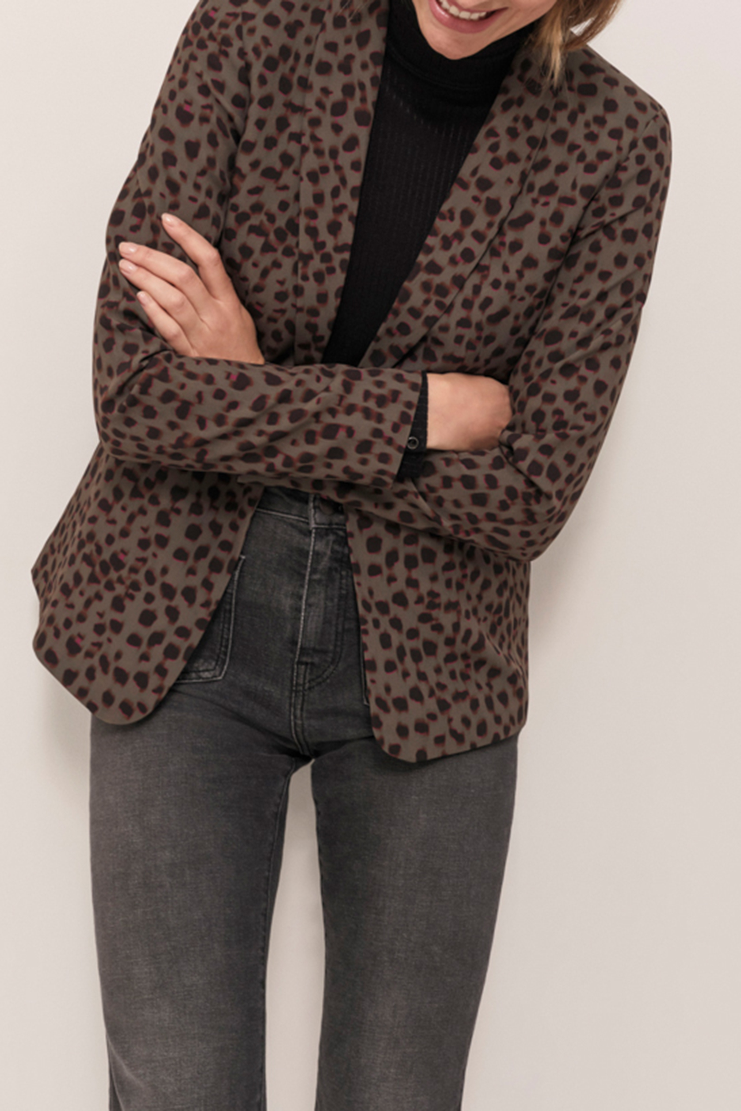 VIKKY - KHAKI JACKET WITH BLURRED SPLATTER PRINT 4