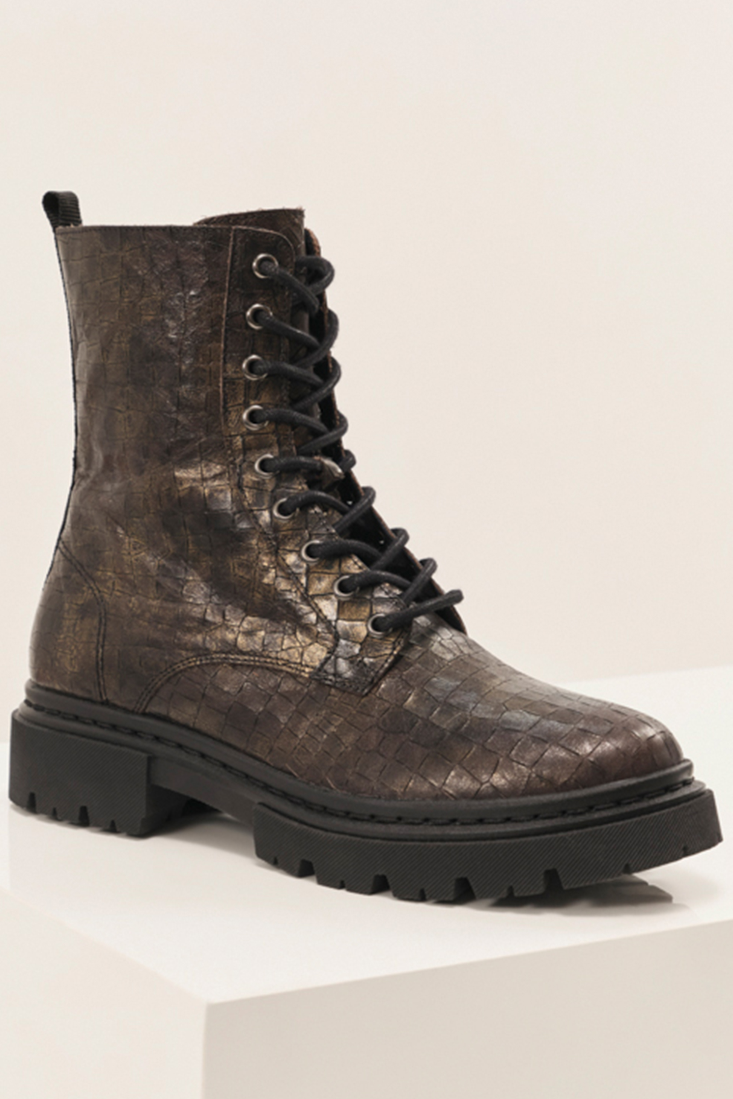 O.MARDA - BLACK AND GOLD LACE-UP BOOTS IN CROCODILE-EFFECT E 2
