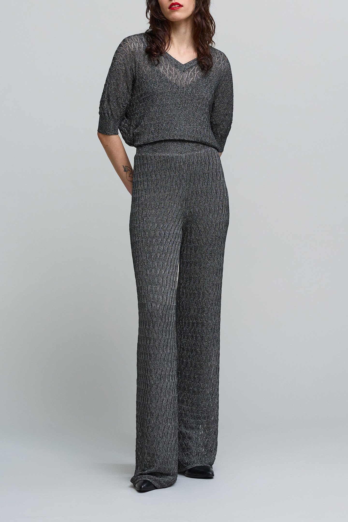 GREY PANTS IN FINE OPENWORK GRAPHIC KNIT 4