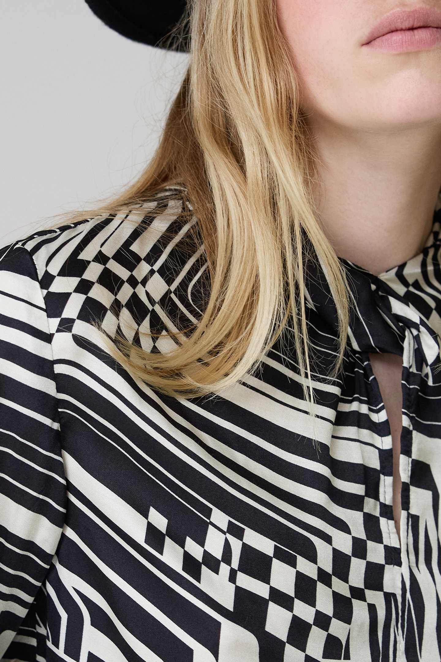 PURE EDITION-BLACK ART DECO PRINTED BLOUSE 6