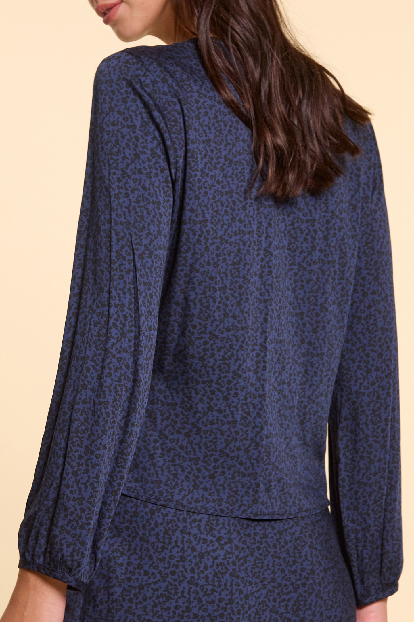 NAVY BLOUSE WITH MICRO LEOPARD PRINT 2