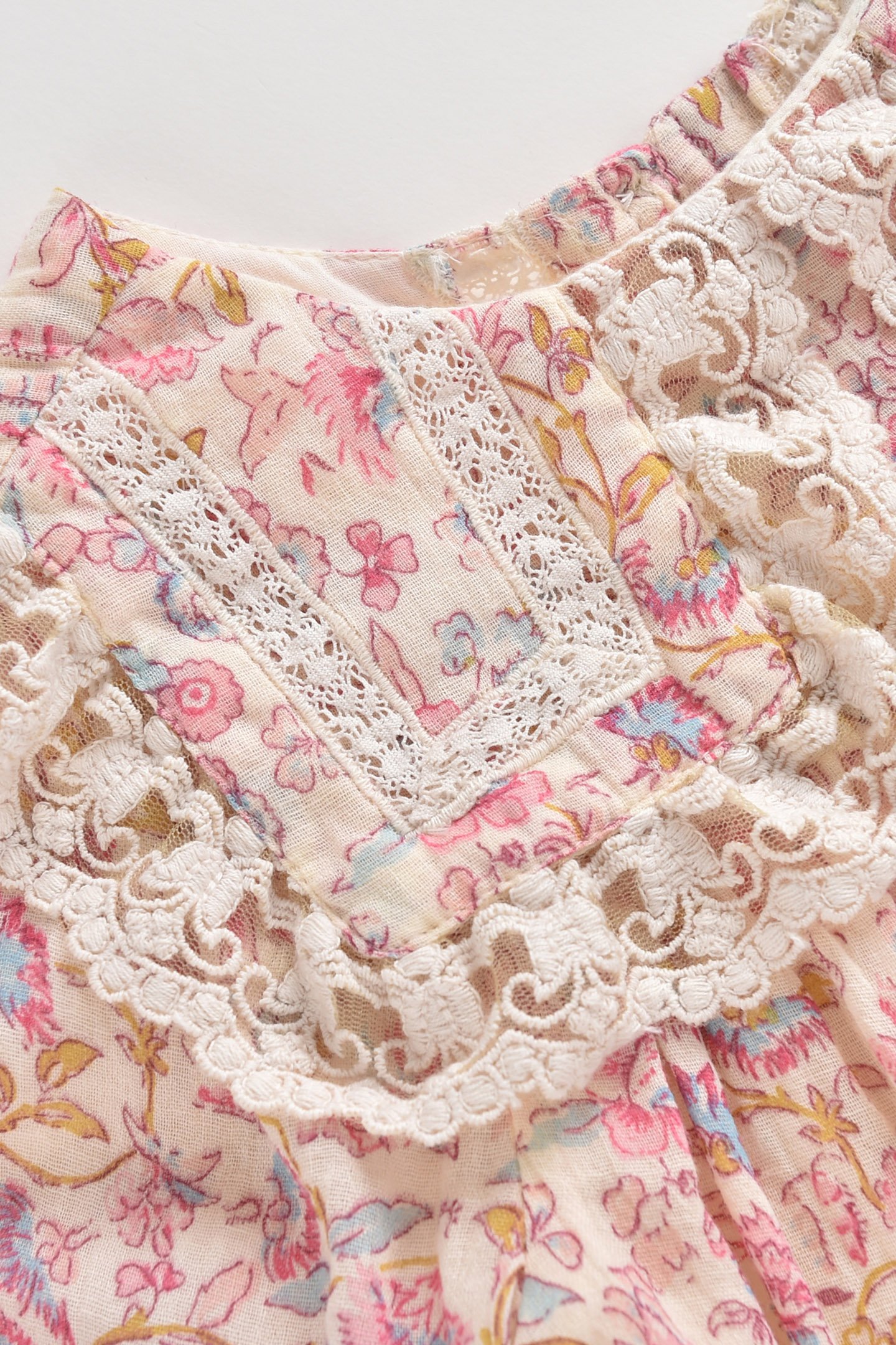 DRESS ARINOLA CREAM PADMA MUDRA 5