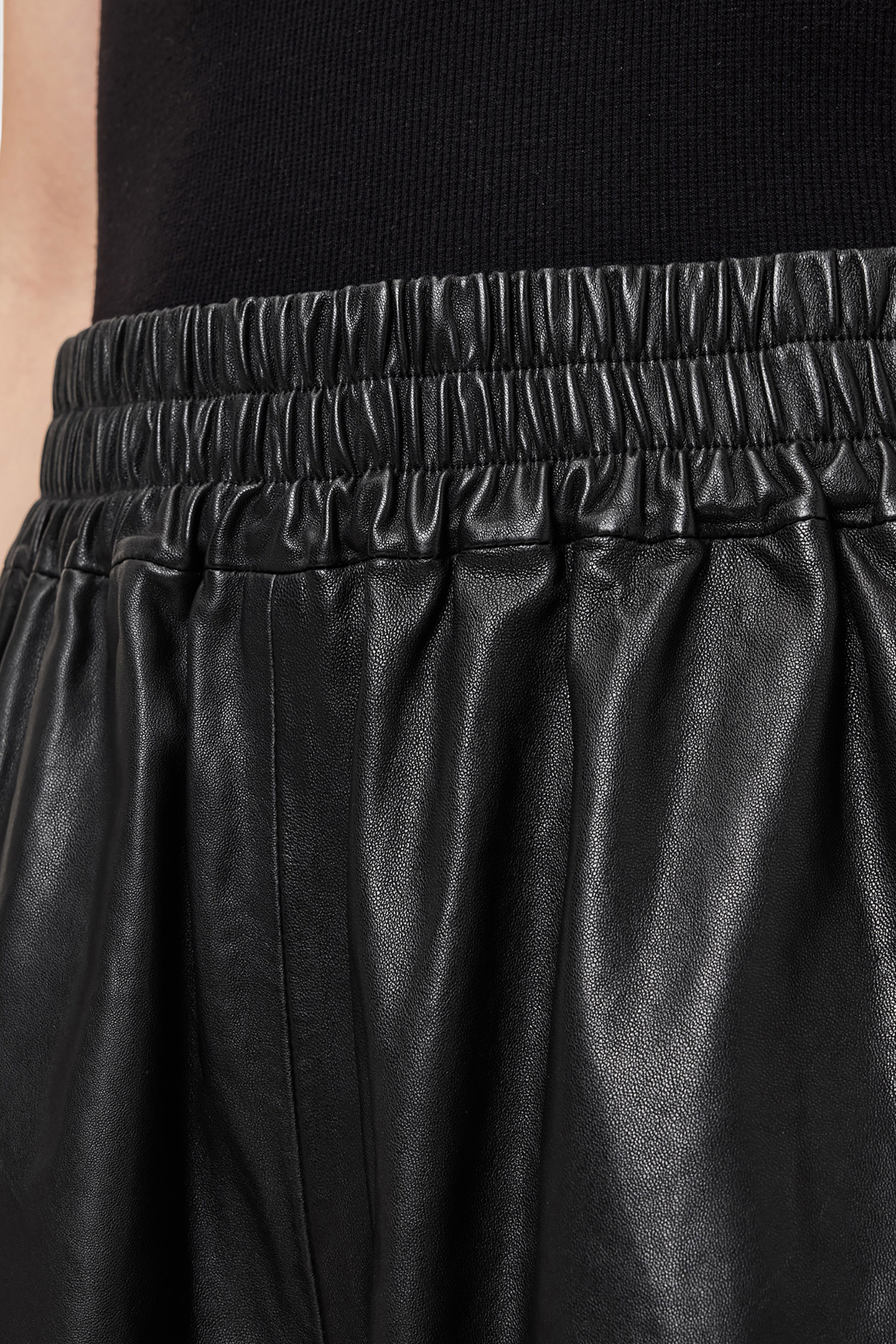 ARLA LEA SHORT BLACK 8