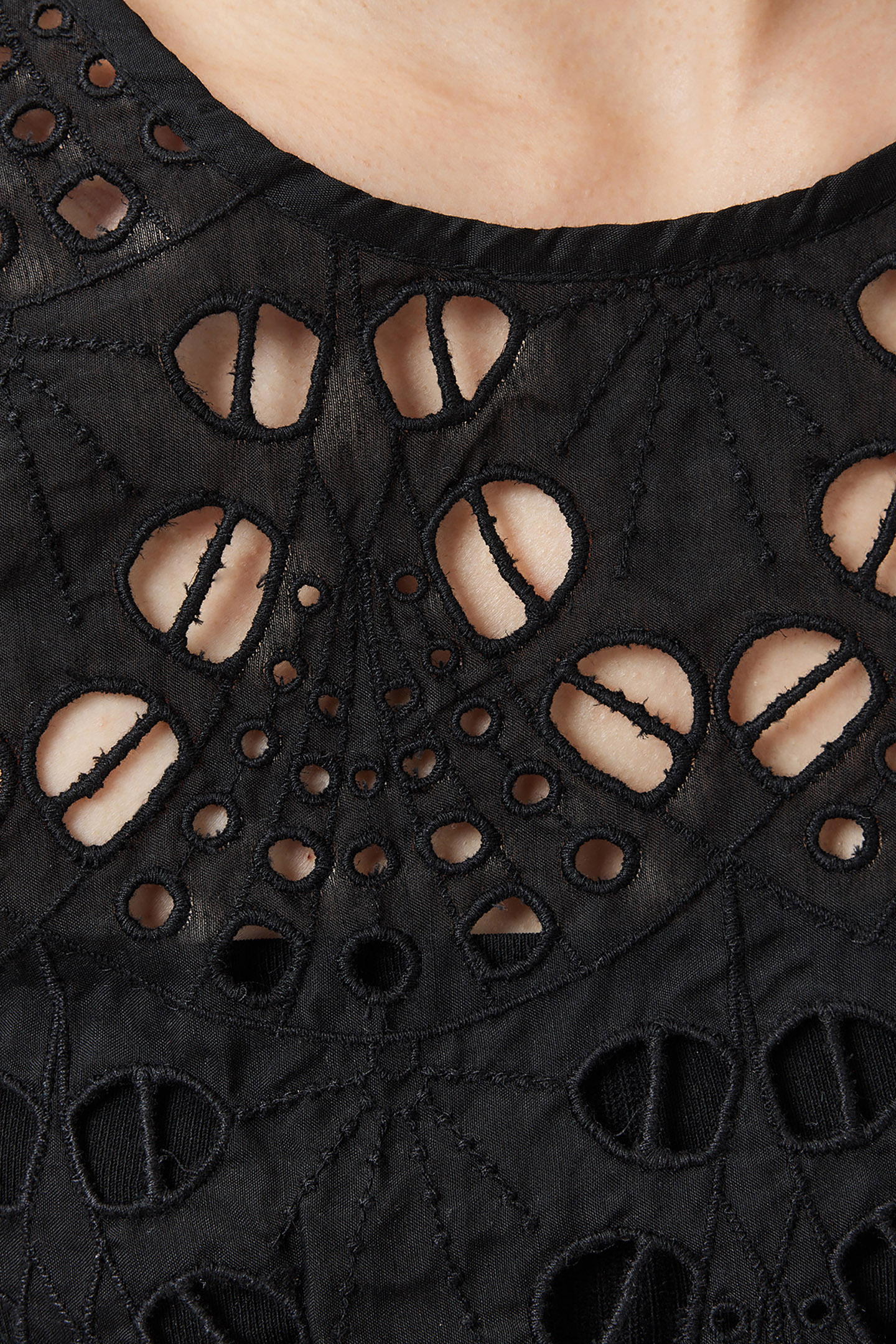 MEADOW EMB TOP BLACK 8