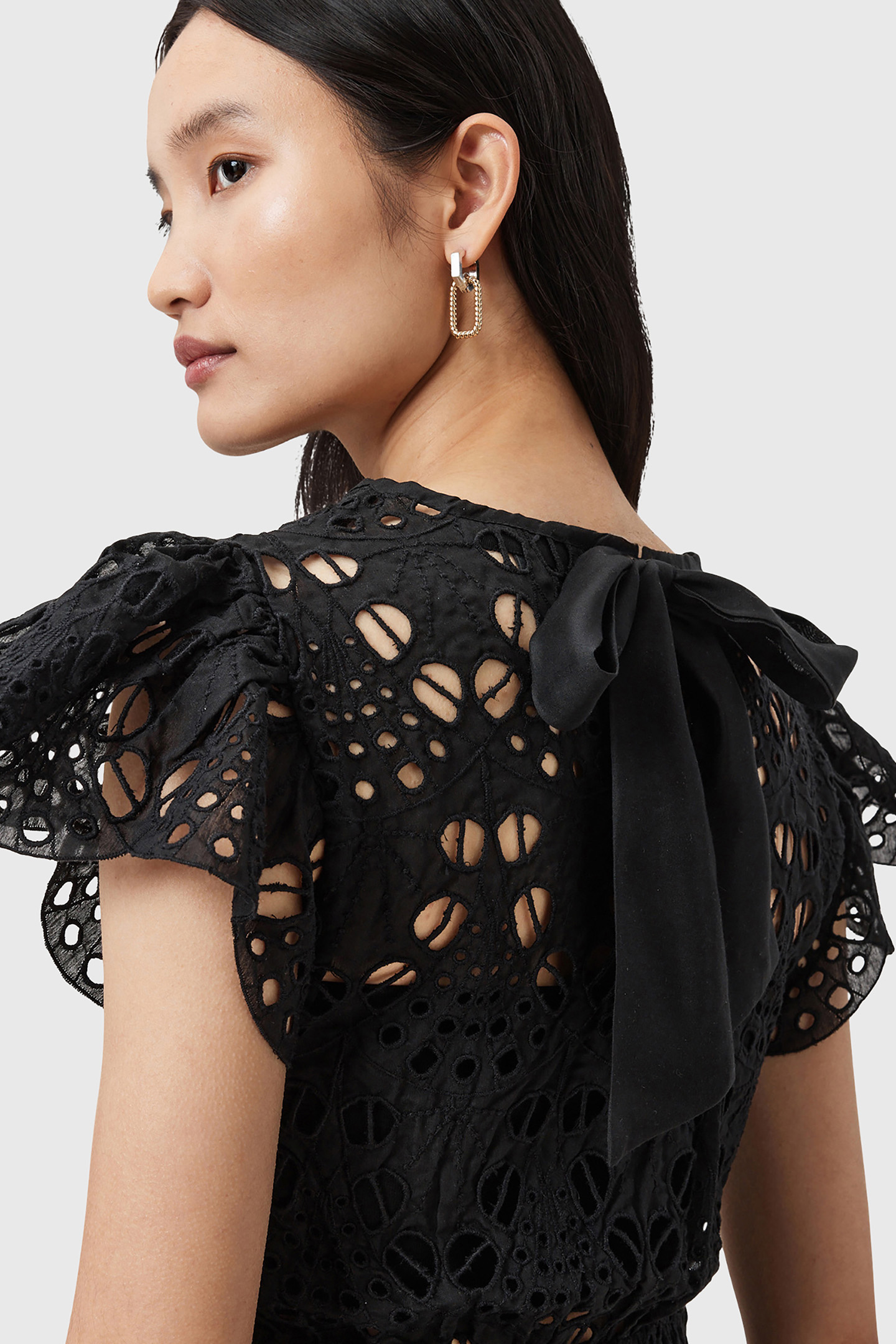 MEADOW EMB TOP BLACK 7