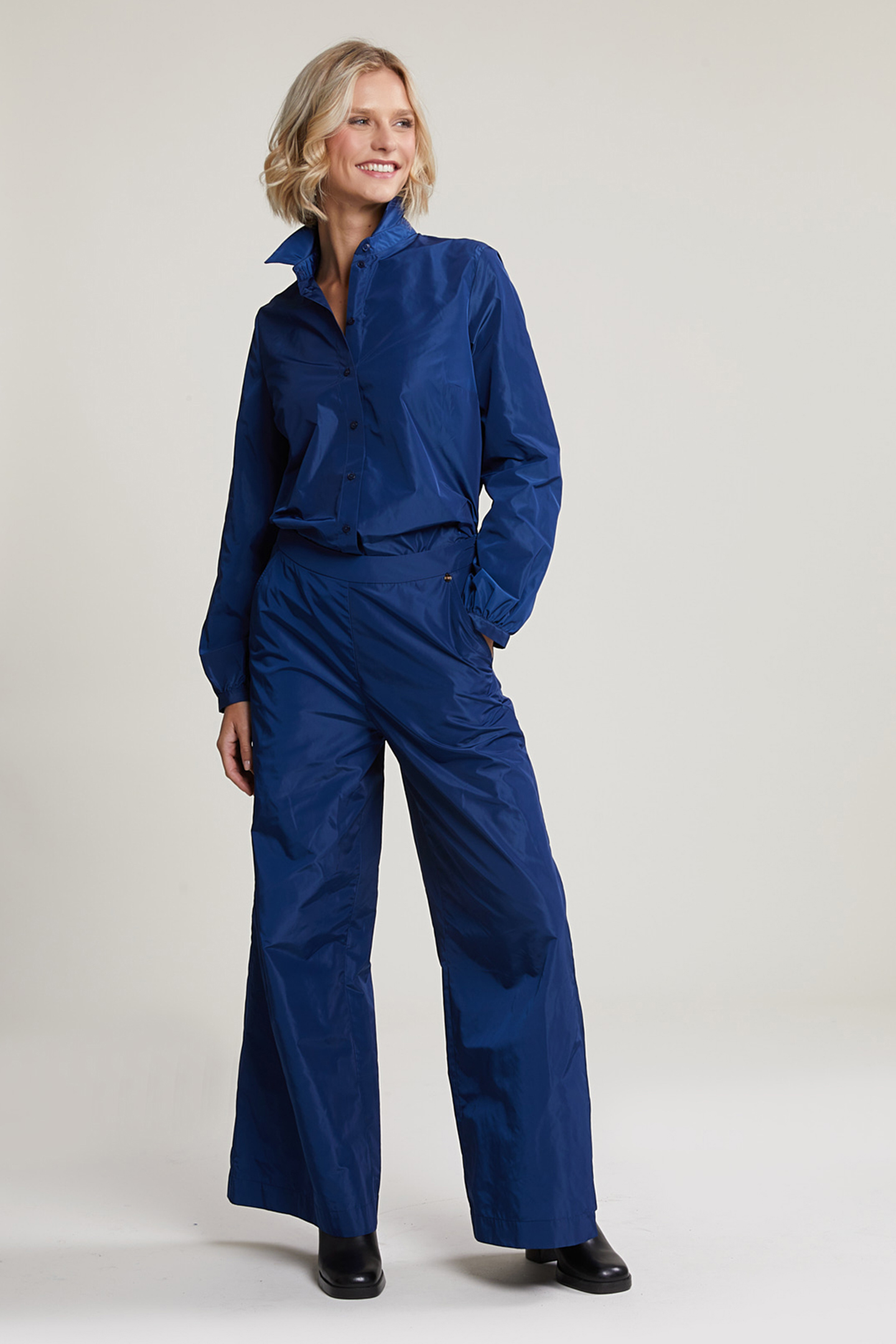 TAFFETA LOOSE PANTS BLUE 3