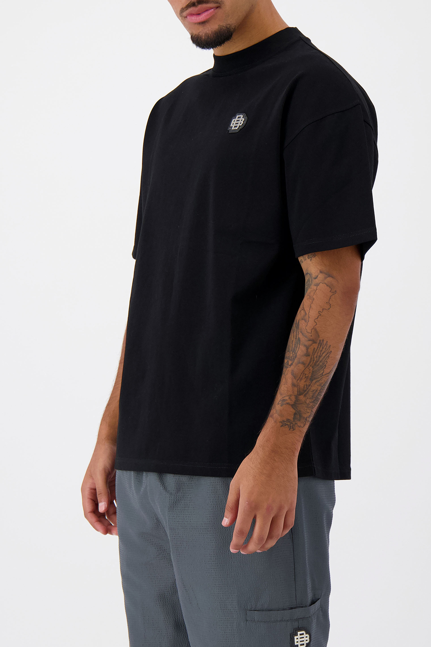 MONOGRAM T-SHIRT BLACK 5