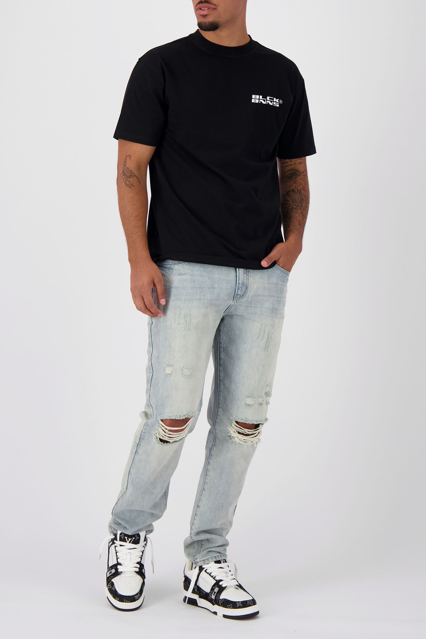 INITIAL T-SHIRT BLACK 3